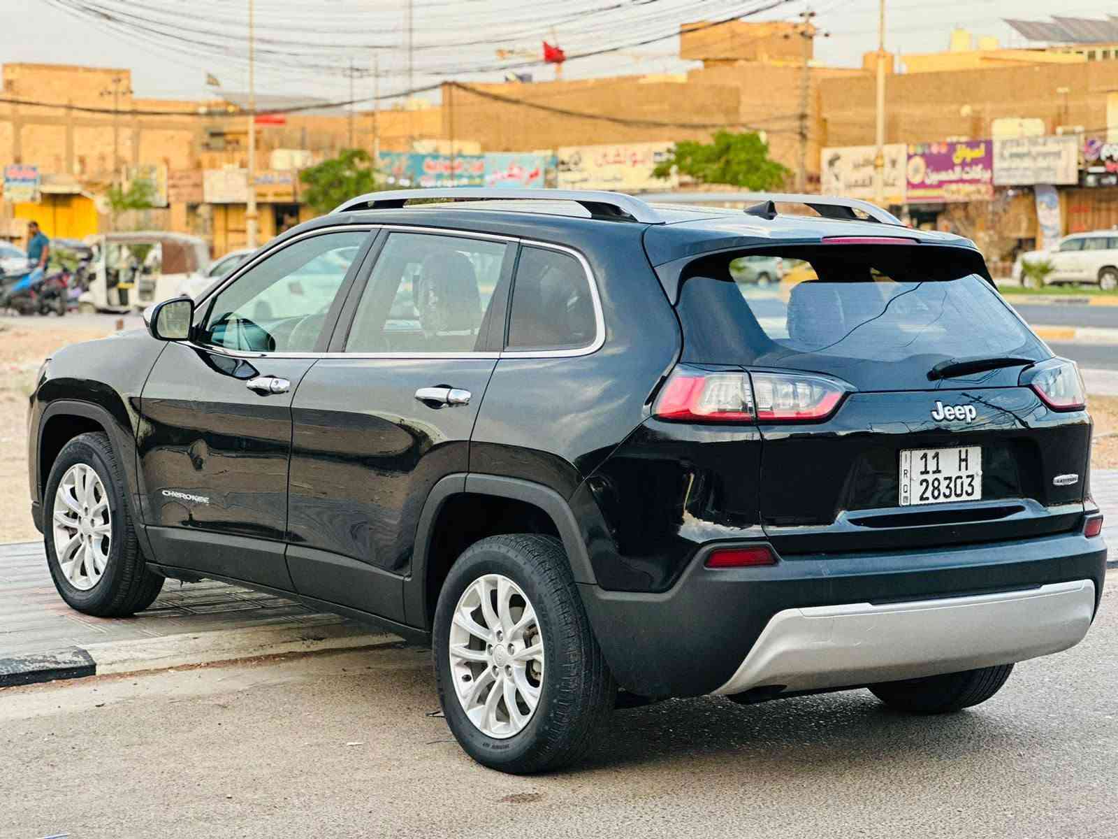 سلام عليكم للبيع جيب بزون موديل 2019 حادثه حافت البنيد فقط والباقي مكفول ايرباك سليم السعر 116 وبي مجال بسيط للستفسار ***********
