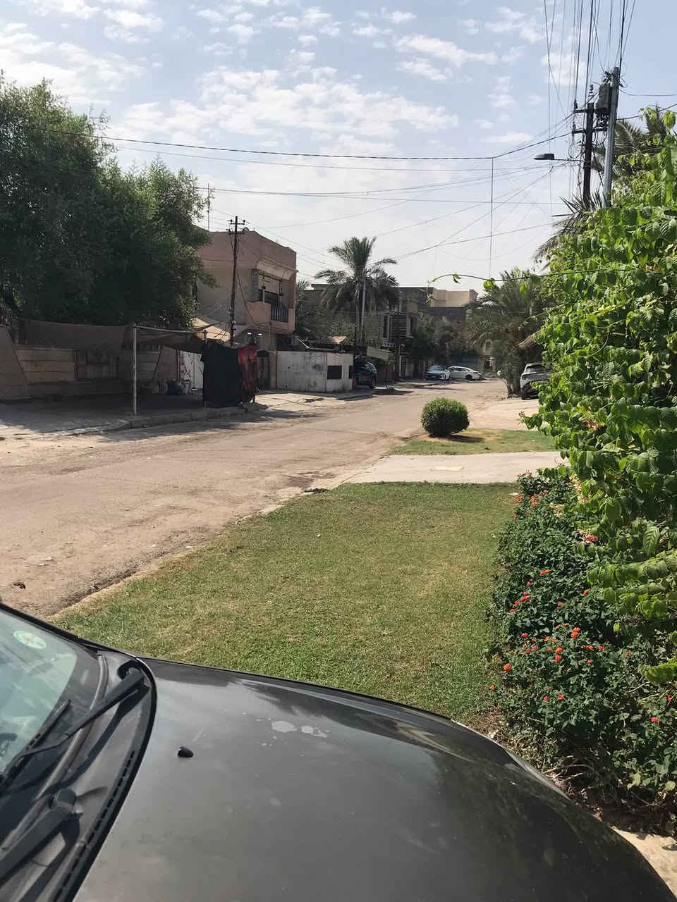 بيت قديم يعتبر قطعة ارض للبيع
المساحة 330
العنوان حي اور ال 600 بشارع ابو عبير 
الواجة 11 نزال 30 
هاتف ***********
