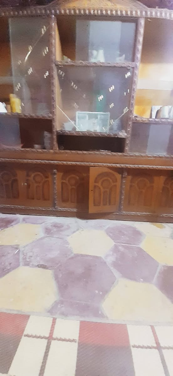 السلام عليكم معرض للبيع السعر ميه وخمسين وبيه مجال ا المكان السماوه الهلال الرقم ***********
