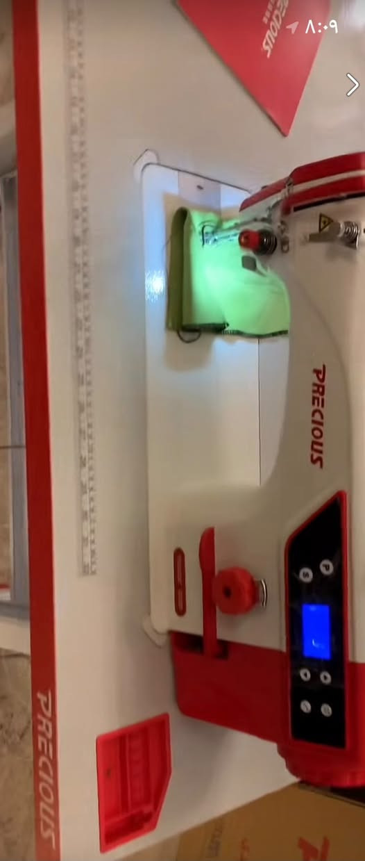 مكينه بريشوس الالمانيه وكاله بيها ضمان ٥سنوات شتريتها ومعرفت اخيط بيها كاتم اناره ذاتيه تحكم سرعه  تسحب اقل ربع انبير حالها حال شمعه امانه تخبل بس مال خياطين مو مال بيت كلش ضخمه اخذتها٥٣٠اريدها٤٥٠اي استفسار***********
