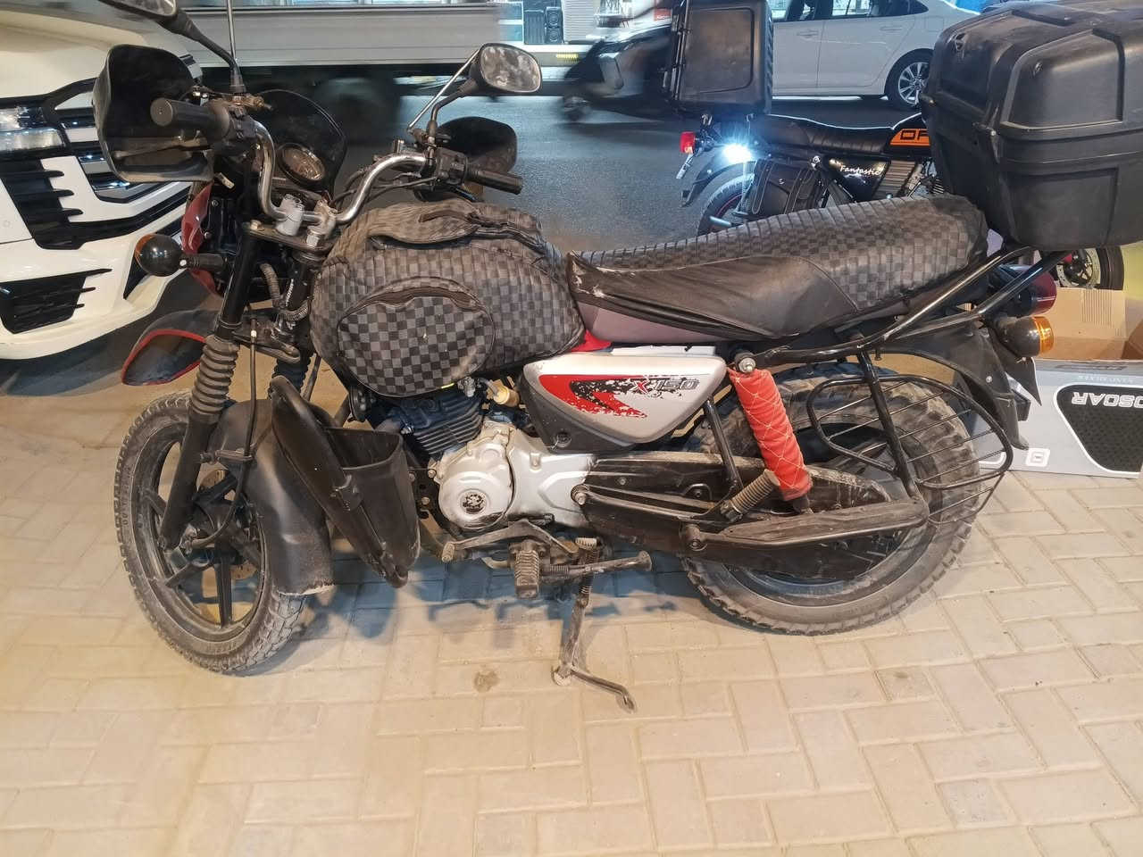 سلام عليكم بوكسر ٢٣ دراجه جديده كلش ماشيه ١٠٠الف رقم بغداد مكاني بغداد الدوره سعره ٢٥٠٠ بيه مجال حك الجيه رقم***********
