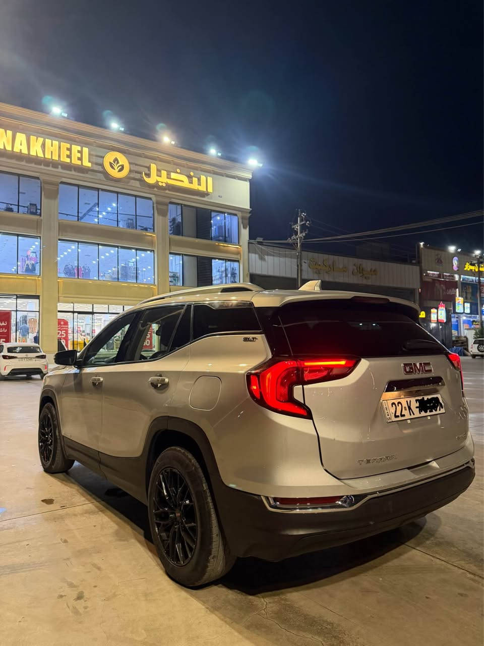 GMC TERRAIN 2021
سەیارەکە ٢ پارچەی هەیە 
لای سەکن تۆزێک هەیتی بێ شانسی 
ئێڕباگ سوکان و شان سیستەم 
سەیارەکە قەپات مواسەفاتە 
کوشین جلد و سارد و گەرم 
دەبڵ ئەکسل و ڕادار و بەردی گزۆز هەمووی بەشەرت 
گێڕ و مەکینە و کارەباییات هەمووی بە شەرت 
ڕەقەم و سەنەوی نوێیە 
سعری ١٣٠ وەرەقە و مەجالەکی کەم 
*********** أربيل, العراق
