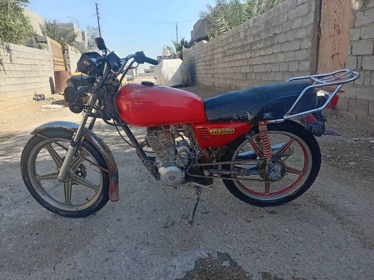 دراجه سيفان موديل 2019 محرك بلادي فول نضافه ونشاط(تشغيل نكره سلف وهندر وكهربايات شغاله كامله) السعر( 300)وبيها مجال حك الجيه لاتصال *********** خاص ما جاوب الشراي يتصل السكن ديالى( ناحيه كنعان)
