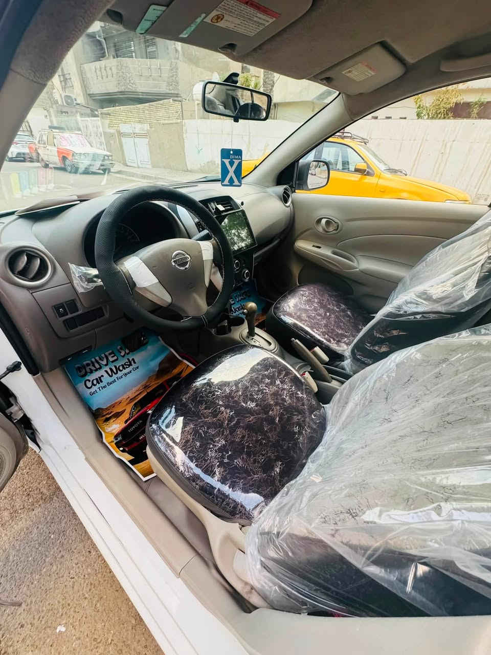 نيسان سني هندي بليته زرقاء موديل 18
ماشيه 100km

السياره جاهزه بدون نقص مدوشمه عام ارضيه وكشنات 

تخم تاير جديد +باتري 

السونر جديد مرفق بل منشور ✅

السعر 89 بيهه مجال كلش بسيط 

مكاني الزعفرانيه اربع شوارع //***********

