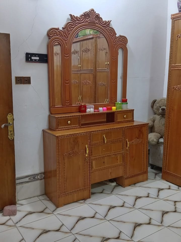 بيع غرفه أخشاب اني مشتريه مليون 100
جديده احله من صوره سعره 800 وبيها مجال قليل *********** واتساب بابل القاسم
