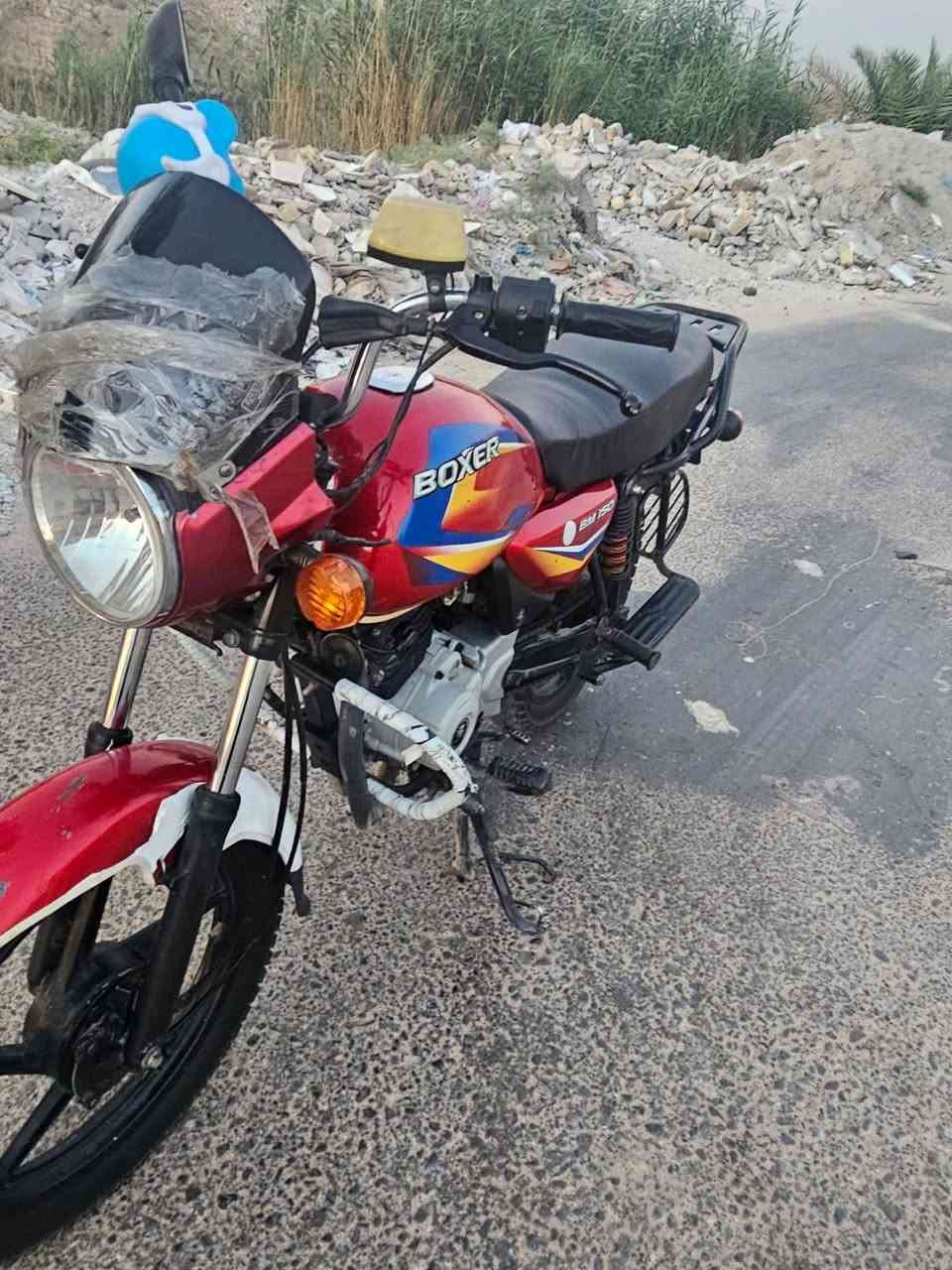 بغداد سلام عليكم بوكسر للبيع فقط موديل 22 اوراق كامله شرط الترقيم دراجه نضيفه
مكينه مابيها صوت  مكفول كفاله عامه من نضوح دخان تنقيص
كامله مامشتغه هواي دلفري دراجه اي نقص مابيها عده قبق مال زنجيل عنواني بغداد شعب قرب سيطره الشعب القديمه حي مهندسين سعر 950وبيها مجال شراي اتصل او واتساب ***********
