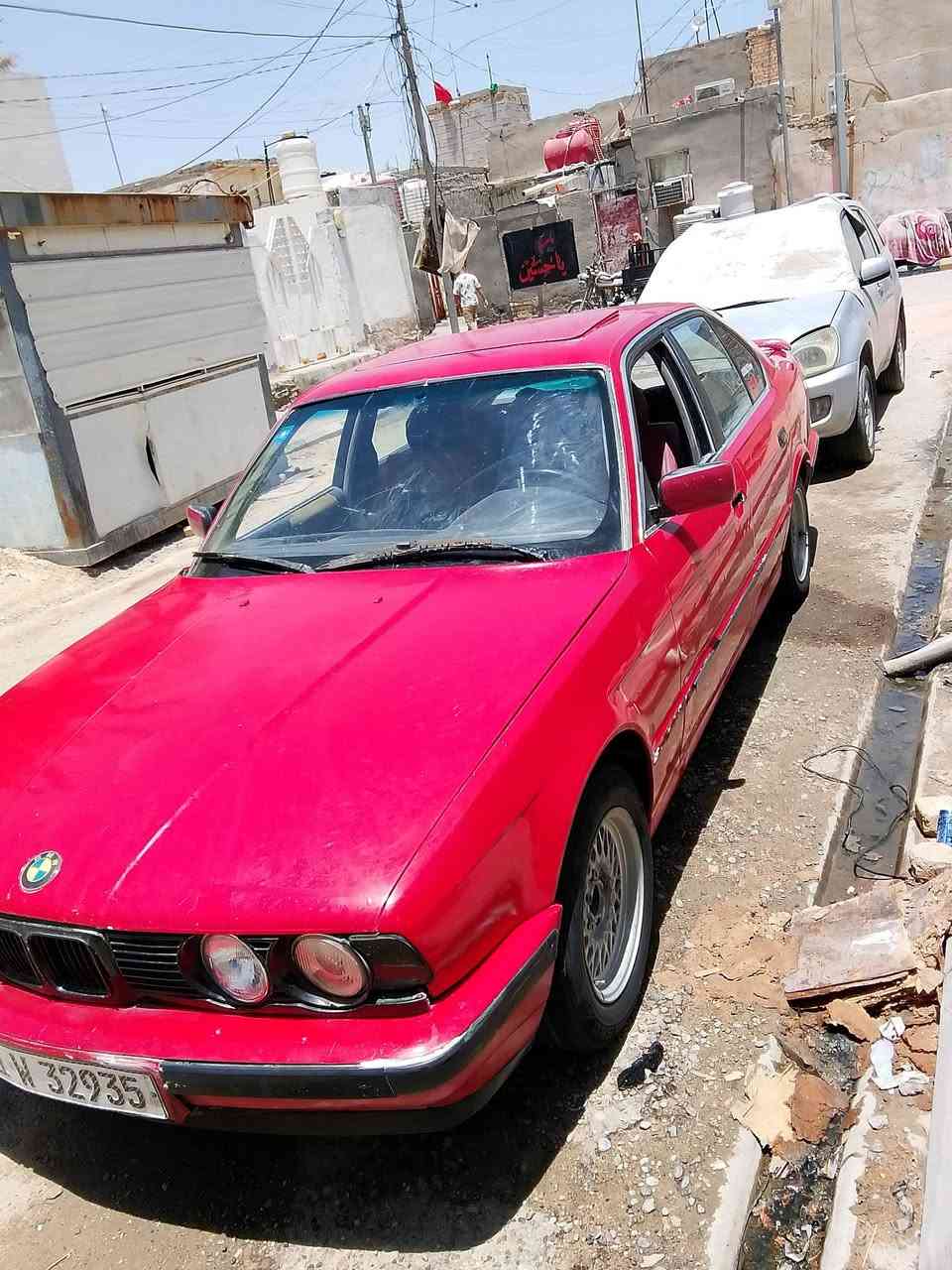 السلام عليكم بيم 520البيع ماناقصه شي فقط ترتيبات بل حداديه اكسن رياضي كير عادي مكينه وكير خير من الله كهربايات كله شخال فتحه سقف مابيه ضربه فقط بل باب الوره ومصلحه بصيطه رقم نكليزي راعيه يريد تحويل بيع او مراوس حسب القناعه 35وبيه مجال بصيط @@+***********
