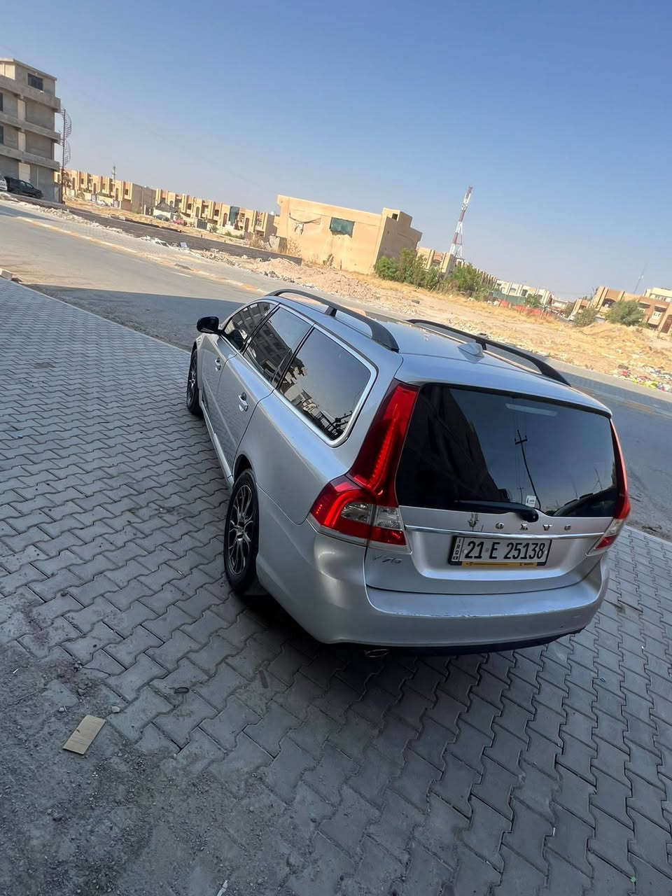السلام عليكم للبيع فولفو V70 2016 فول مواصفات للأخير مواصفاتها معروفة V70  تبريد قطعتين  محرك 2000 تيربو صدر جديد تخم تايرات جدد صيغ ٤ قطع بدون ضرر مكاني صلاح الدين تكريت السعر 75 وبيها مجال الهاتف ***********
