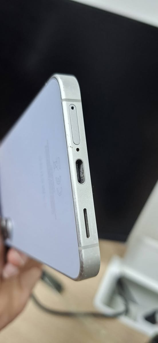 السلام عليكم
Samsung S25 Fe
الجهاز نظافته مثل ماموظح بالصور  ملحقاته كاملة باكيت وكيبل شحن مكاني بغداد  الدورة 
*********** 📞
السعر 625 وبي مجال بسيط.
