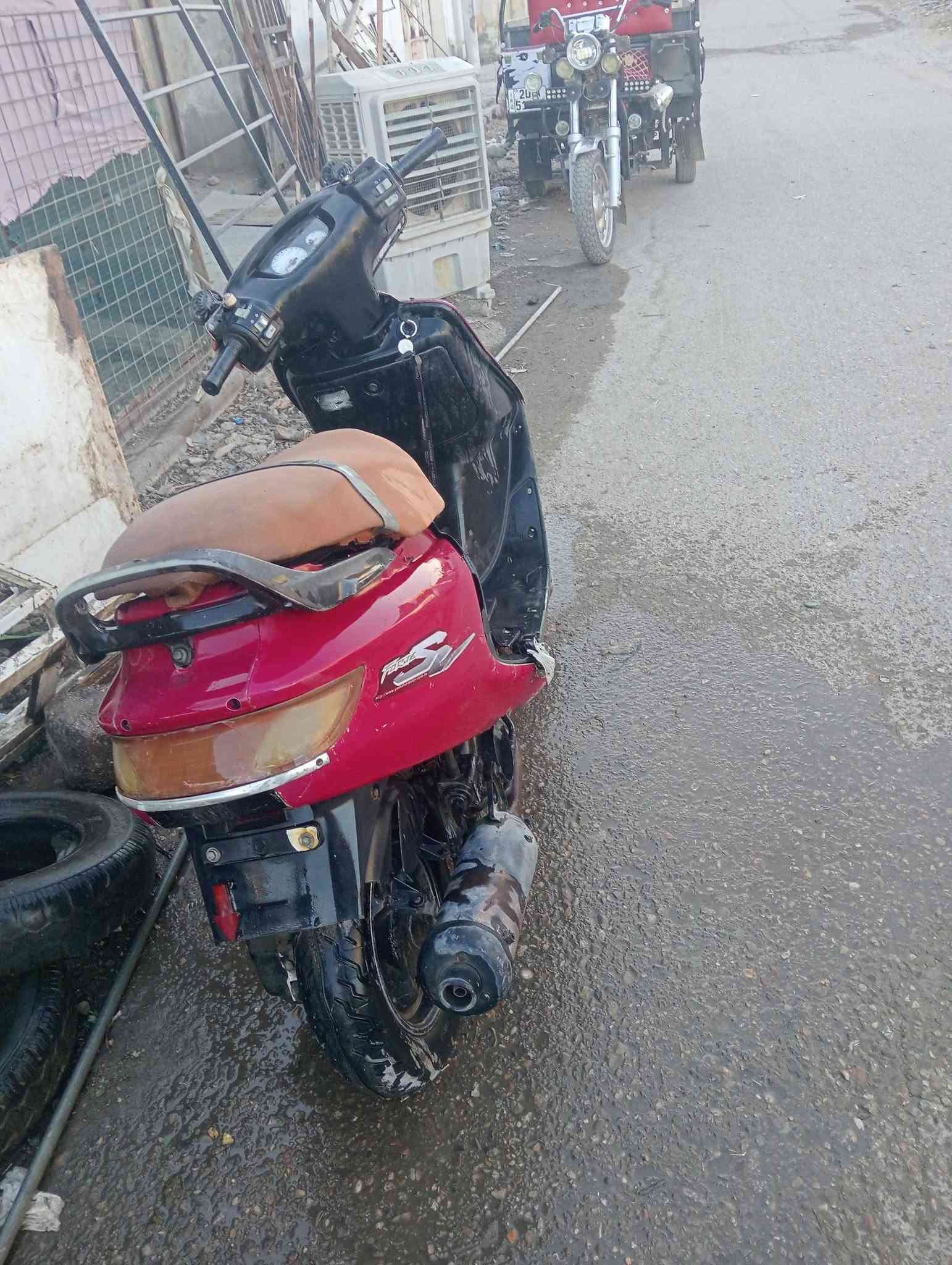 سلام عليكم دراجه فورتي للبيع مكينه خير من الله كهربائيات كلها شغاله السعر 225وبيه مجال المكان بعقوبه تقاطع الساده الرقم ***********
