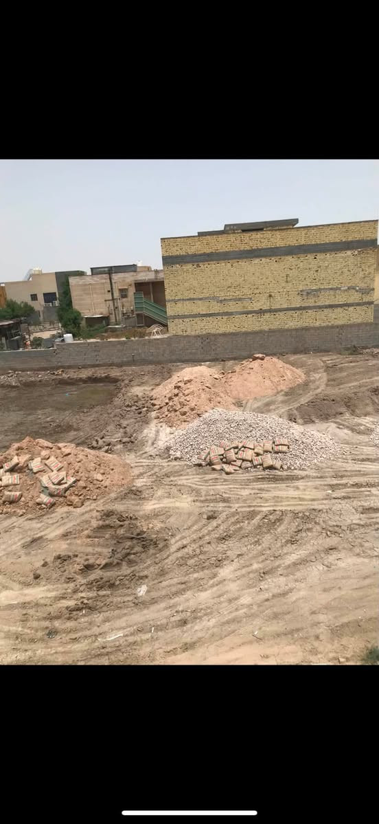 اليوم وبفظل الله 
تم قلع قطعة ارض بمساحة ٤٠٠م في منطقة ( أبو الجوزي ) وتم نقل الأنقاض ودفنها بالجلمود والأسمنت والسبيس وحدلها طبقتين للأستفسار  ***********. أو   ***********
