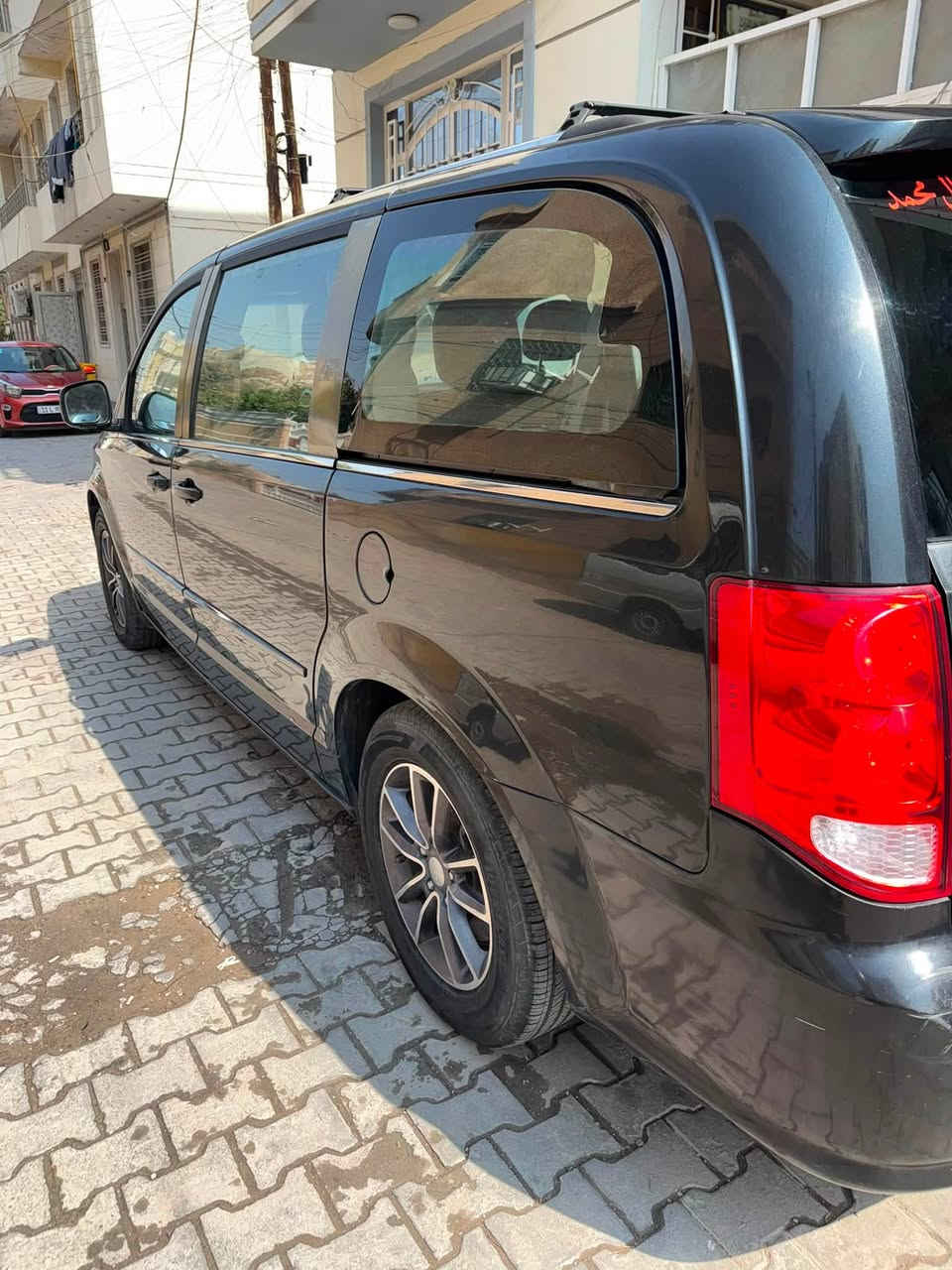 دوج كرفان sxt سبعة راكب
موديل 2017 حادثها بنيد و الجاملغ الايمن 
ماشيه 70470miles. المحرك 3600
رقم سليمانيه السنويه 2028
السعر ٢٢ مليون و ٥٠٠ و بيها مجال بسيط جداً 
وارد كندي
باسم صاحب المنشور 
لون اسود تبريد ثلاث قطع ، ابواب كهرباء مع مري كهرباء 
كرسي السائق كهرباء ،تحكمات ستيرن جهتين 
كامره خلفيه و شاشه بلاديه ، مثبت سرعه و مانع انزلاق ،صرف اقتصادي نظام اكونومك
كراسي خلفيه منفصله قلابه 
محرك و الكير بحاله جيده باتري جديد 
تايرات ويل كاب بحاله جيده 
اتريد تحويل او وكالة جاهز
صور الحادث مرفقه بالمنشور 
رقمي ***********
التواصل اتصال و واتساب فقط
