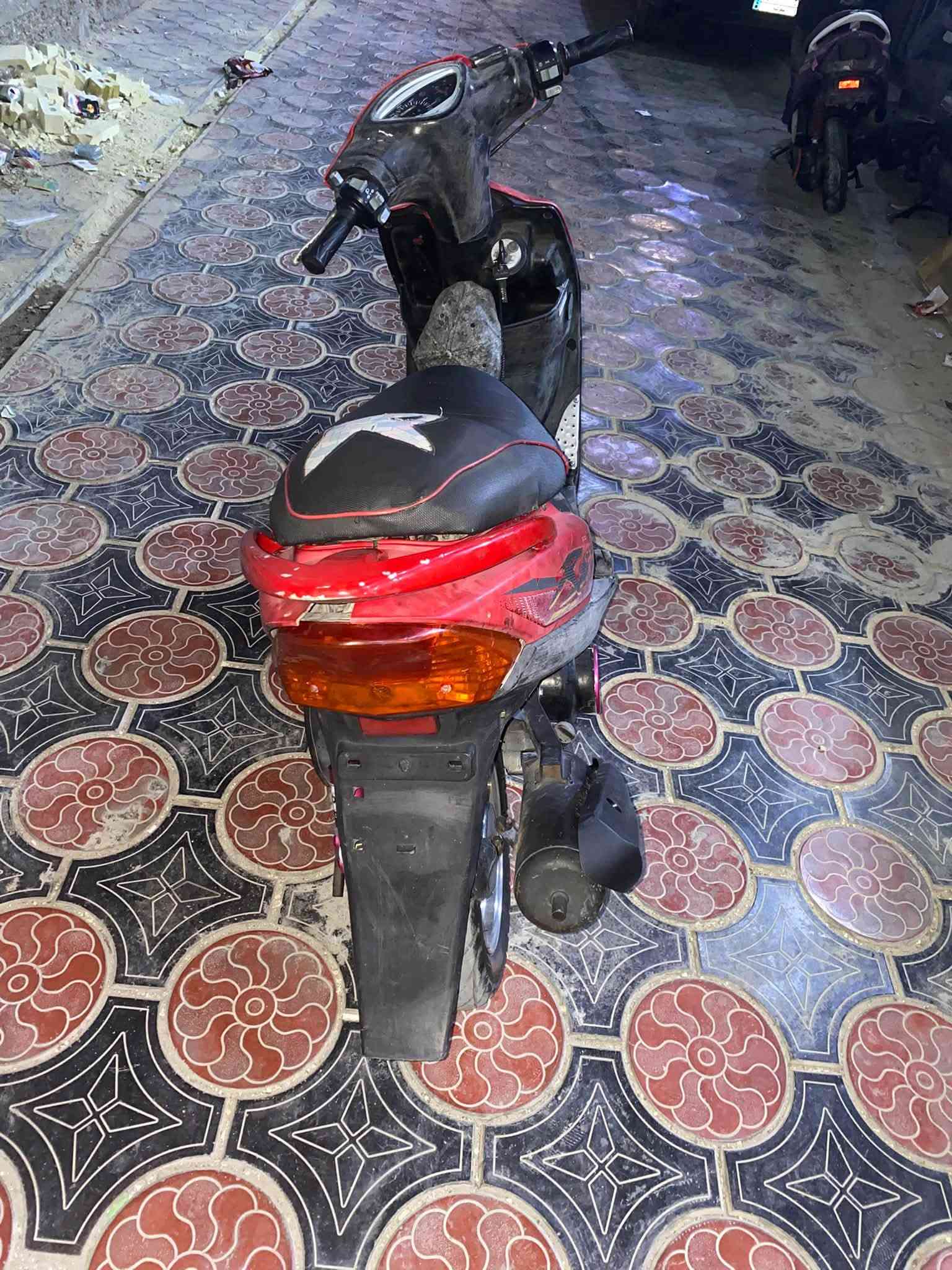 السلام عليكم ماكس عدله مكينه ٥٥ بيه شيال رياضي اصلي ودبلات رياضيه امامي وخلفي ويل رياضي وقبق فلاوين رياضي كفرات بلاديات نضيفات بس كصه تجاريه دراجه وكعت عل حافه مال رصيف والكصه طكت والاستيرن شويه نعوج وصار بي ثكل خفيف يتعدل ويرجع فول دشبول مكسور ستان تعليك موجود
دراجه كلها كامله نقصه بس قبق مال هندر السعر ٦٠٠ وبيها مجال قليل ما متواجد فيس فقط عل
رقم ***********
