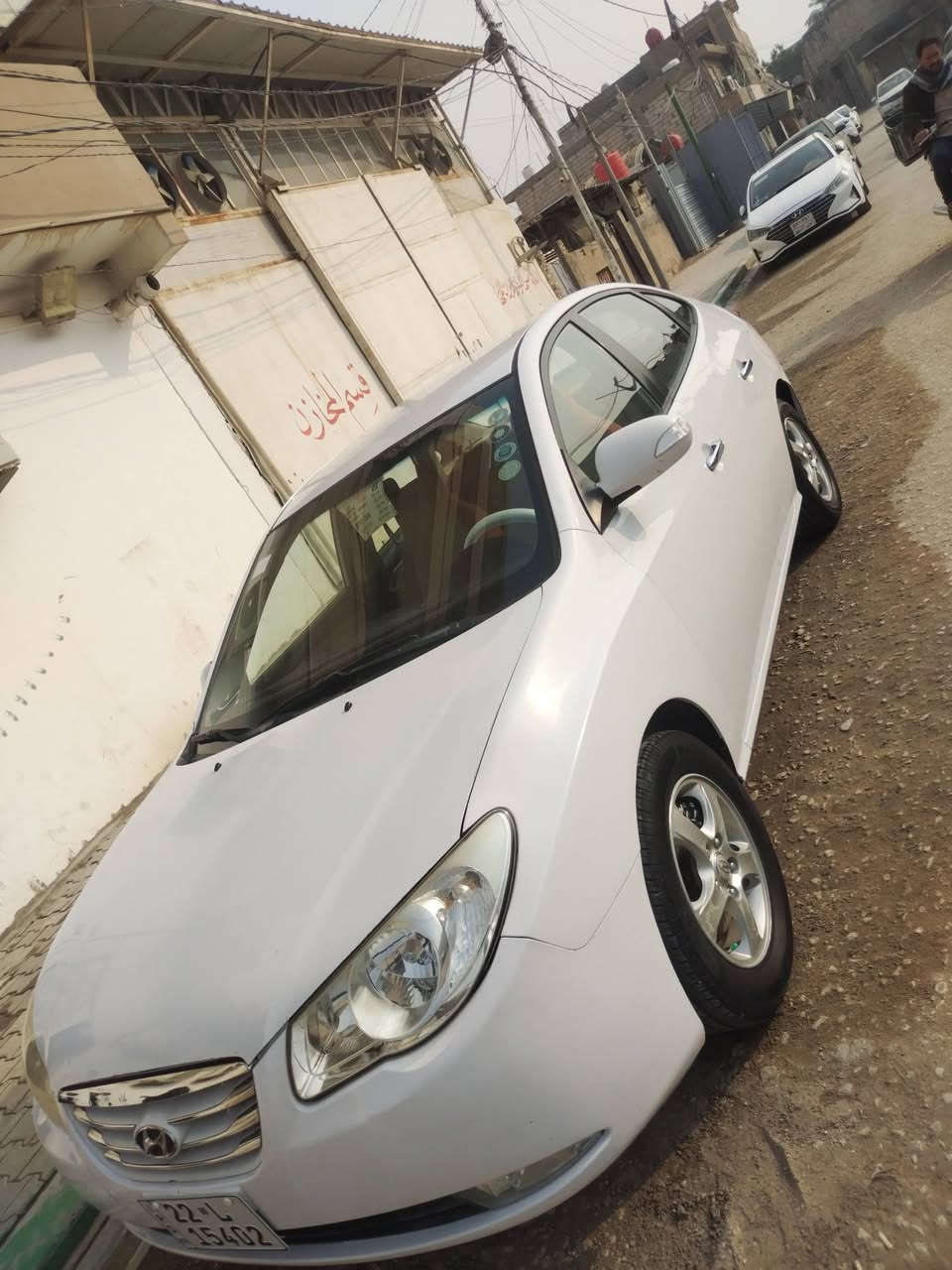 السلام عليكم النترا مقدس موديل ١١ خليجي جاهزة وحلوه احلى من الصوره تدفئة تبريد كير محرك تخم تايرات باتري جديد حداديه جديده مكفولة من الضربة والصبغ عدا جاملغ امامي مصبوغ بدون فتح رش فقط اثر شخط مكاني النجف الاشرف للاستفسار *********** سيارة ماتصرف عليه ربع بالعافيه على الياخذة
