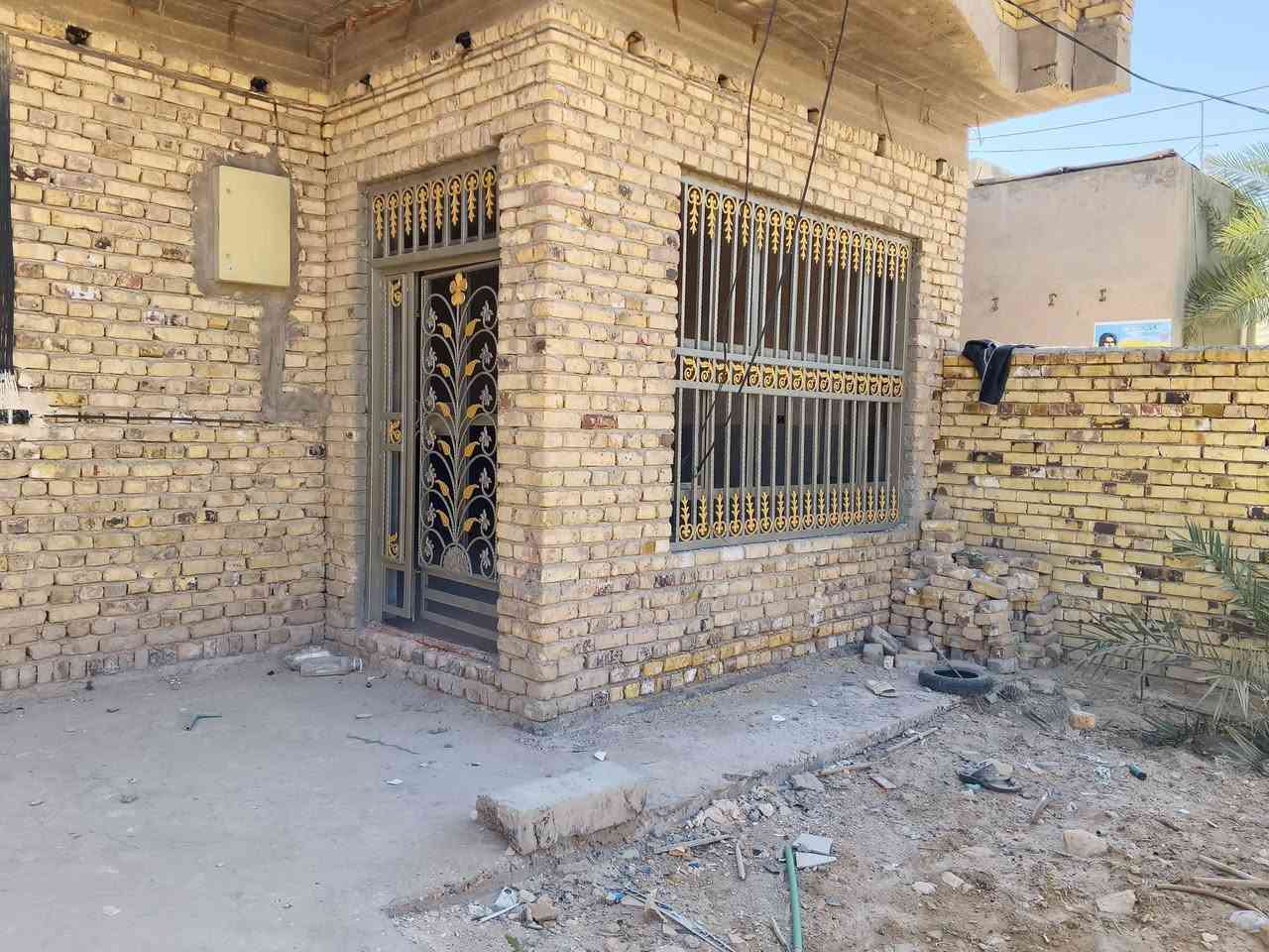 اللهم صلى على محمد وآل محمد دار للبيع المساحة 250 زراعي سند ٢٥مرقم بالبلدية يبعد ٥٠م عن الشارع العام تتوفر جميع الخدمات من الماء وكهرباء والمجاري يقع في منطقة ال حمد مقابيل حسينية الزهراء للاستفسار أكثر الاتصال على الرقم***********
