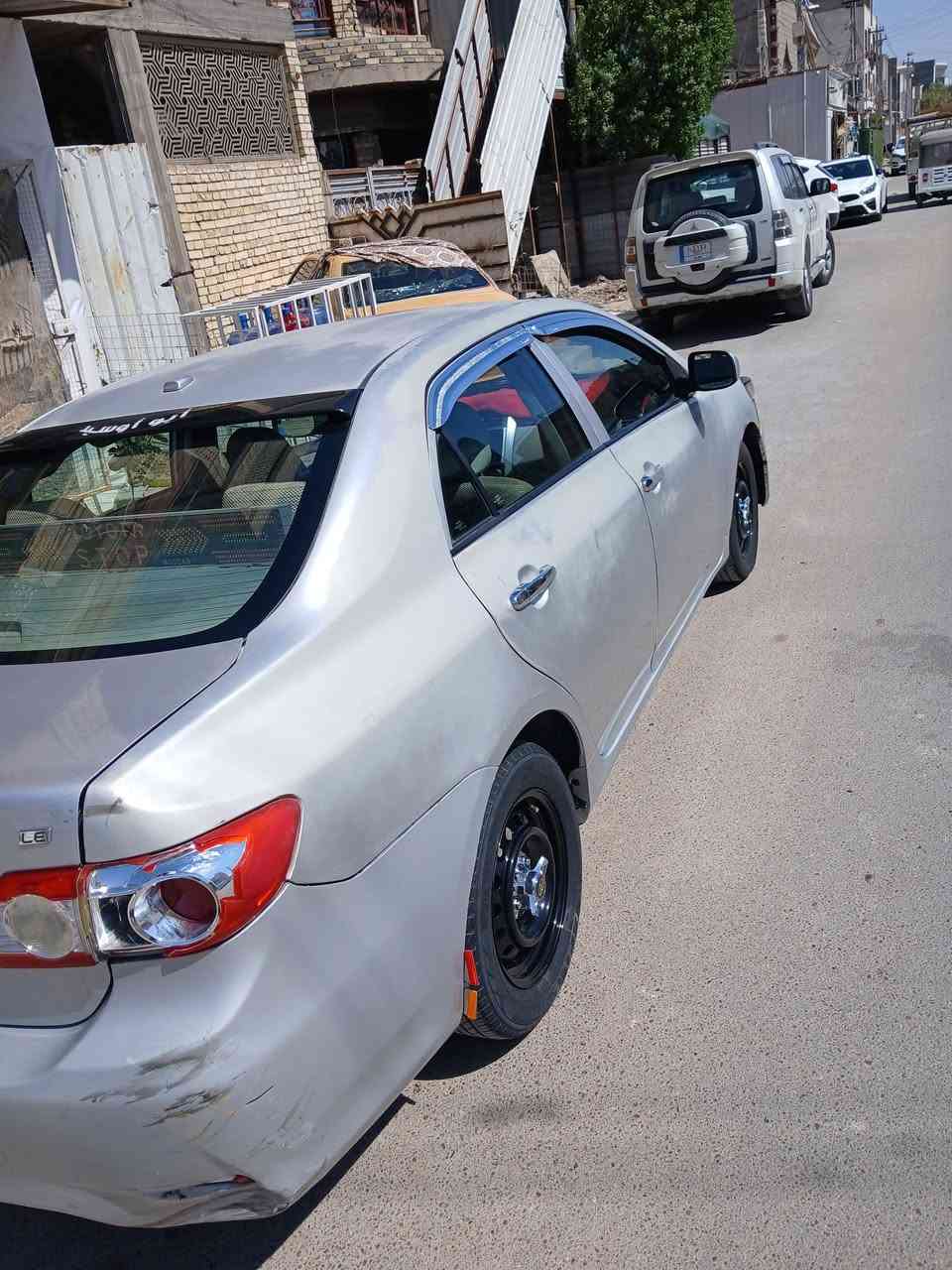 السلام عليكم
كورلا موديل 10  امريكي محدثه 13  كير محرك تبريد خير من الله 
بيها ٤ قطع سياره بيها جراد 
حداديه جديده 
دوشمه جديده 
صيانه منظومه البانزين والماء
مكاني بغداد غزاليه مكلف بالنشر 
هاتف ***********
السعر 87 وبيها مجال ترهم مراوس بالنترا
