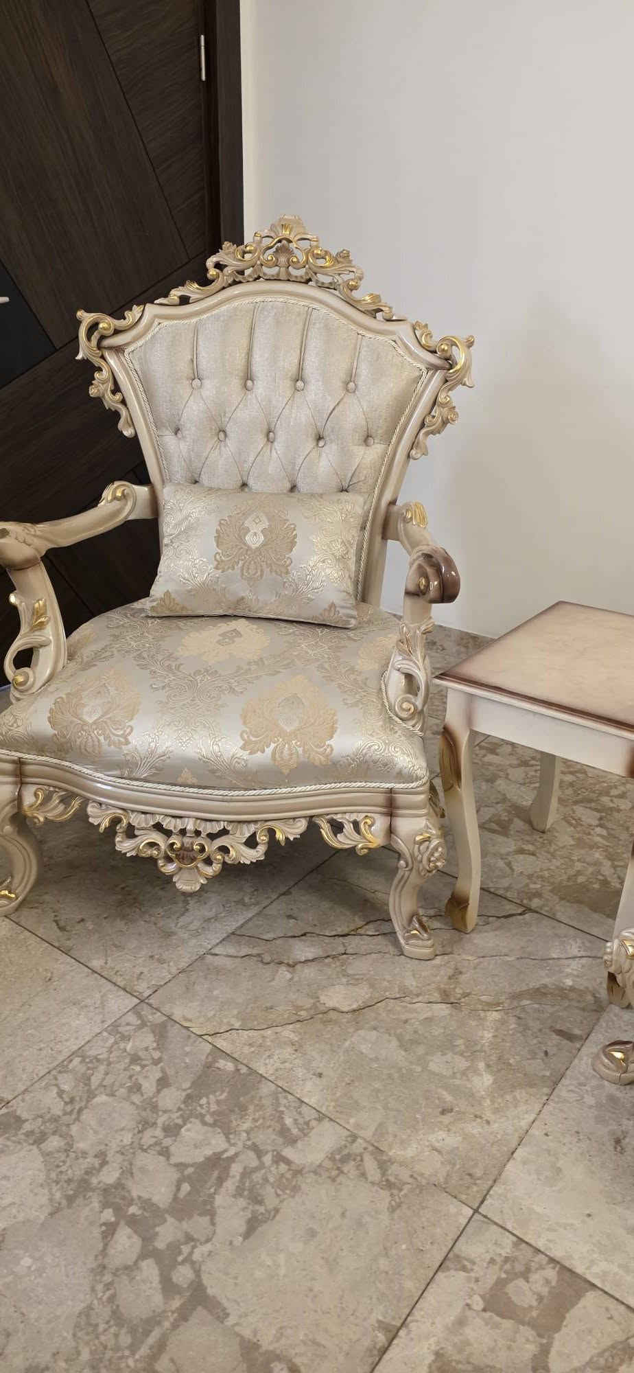 تخم تركي دزاين ايطالي حديث ضخم ١٠ مقاعد وطبلات وياه اخو الجديد ماخذي ٦ ملاين نريده مليوينن قفل 🔐 شراي يتصل ***********
