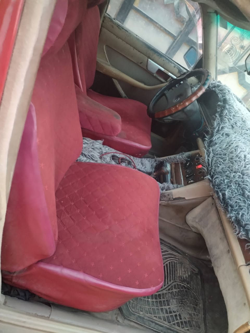 السلام عليكم مرسيدس رقم جديد الثانويه جديده 29 مشروع وطني اي محافظه الدعوه جير ماكينه كفاله كهربائيات شغاله محرك جير 3000 ياباني كفر تاير جديد سياره بلاديه  بيع مراوس العنوان كربلاء***********
*********** سعر 30 وفيها مجال
