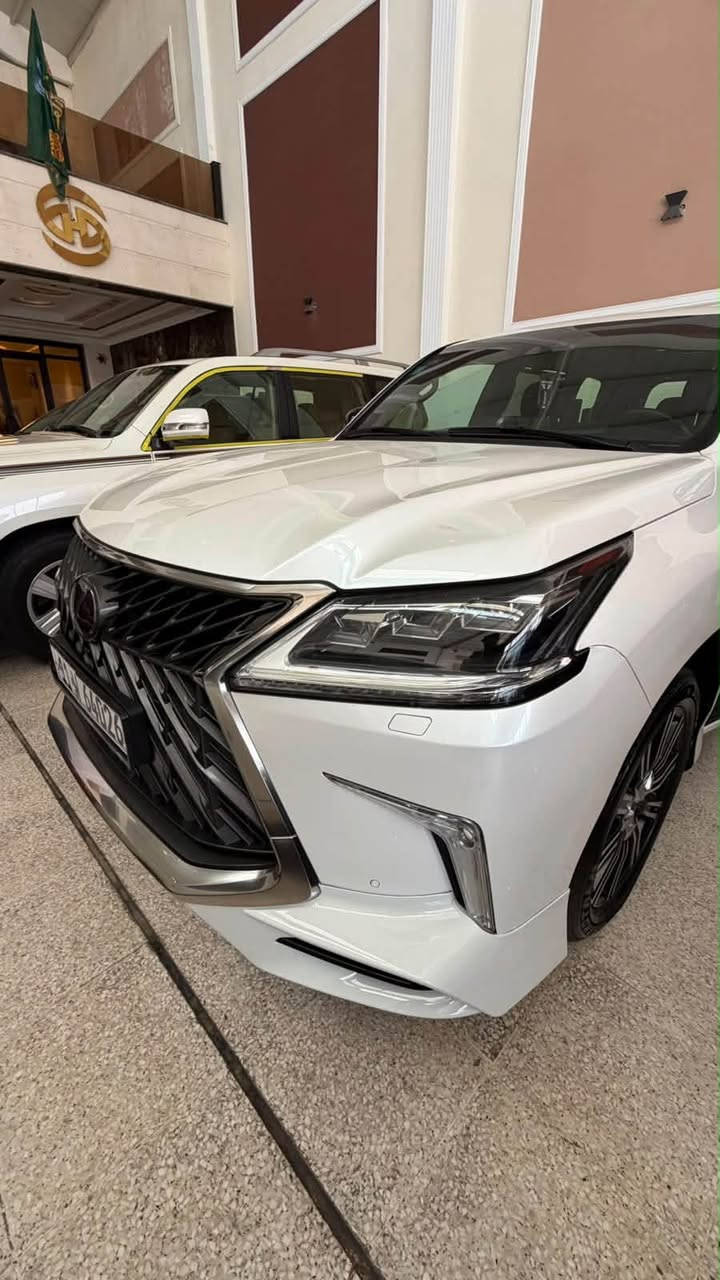 السلام عليكم ورحمة الله وبركاته 🌹

🔥 لكزس موديل 2018 — نظافة وسعر مناسب 🔥

🚘 موديل 2018
🛣️ ماشية 132 ألف كم
🛡️ مكفولة كفالة عامة
🔢 رقم بغداد
✨ السيارة كلش حلوة ونظيفة وحالتها ممتازة
💰 سعر مناسب ومناسب للجادين
🔄 للبيع أو المراوس

📍 العنوان: بغداد

📩 للجادين والاستفسار، التواصل على الخاص.

*********** 
***********
