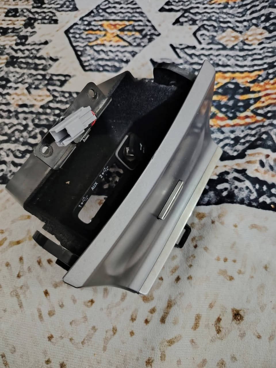 منفذ شحن يدعم الكار بلي
للبيع منفذ شحن جيب يدعم كار بلي

قاصة أسفل الدشبول

العنوان بغداد ويتوفر توصيل لجميع المحافظات
للتواصل :***********
