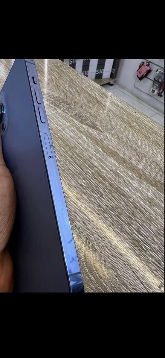 ايفون 13 برو ماكس الجهاز نظيف ومامفتوح كدامك نظافته البطاريه 75 بلاديه الذاكره 256 الجهاز أمريكي السعر 650 وبي مجال حك الجيه مكاني بغداد الرصافه الثانيه العبيدي رقمي للتواصل ***********
