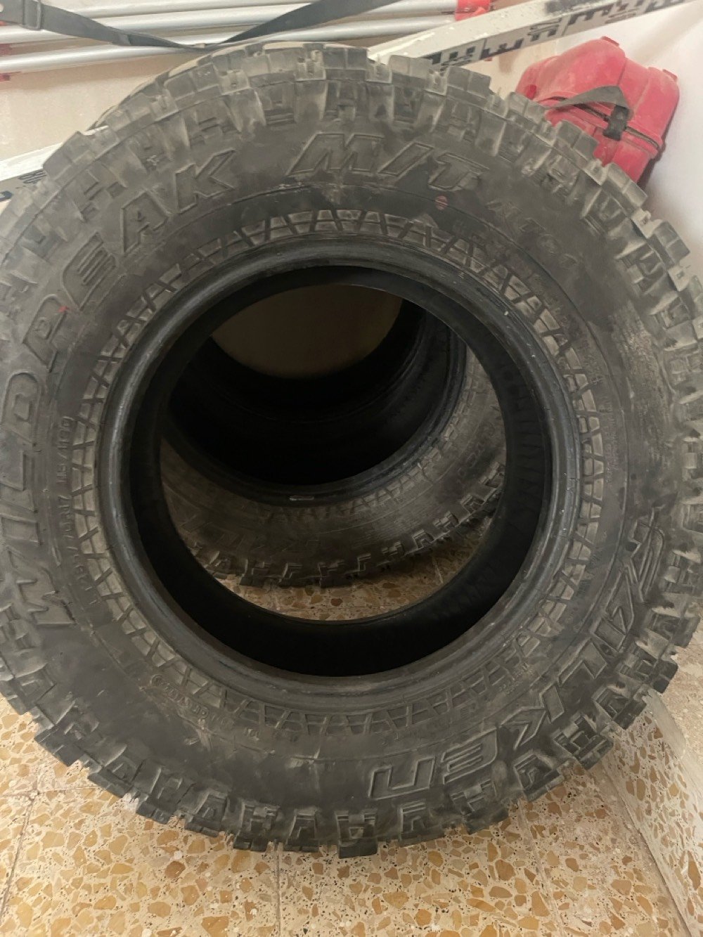 تخم تاير جديد شركه فالكون  
قاسً LT285/70R17 116/113Q