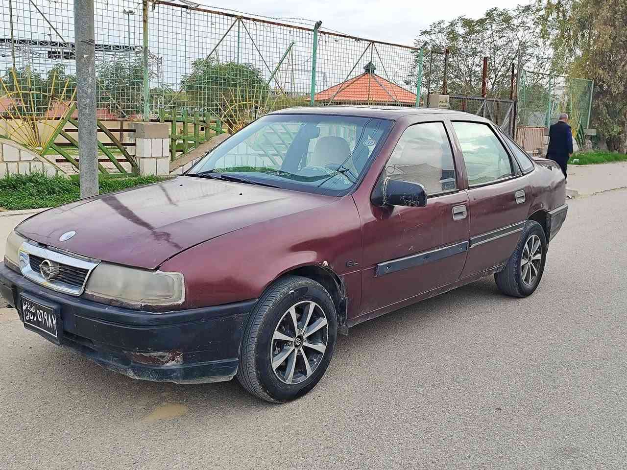 بەناوی خوای گەورە 

ئۆپڵ ڤیکترا . سەنەوی واجیهەی لەگەڵایە 
سەیارەکە بێ کێشەیەکارەبای و شتی مەزبوتە 
خیاسو ڕزیوی نیە 
موشتەریت تەلەفۆنکە 
***********
