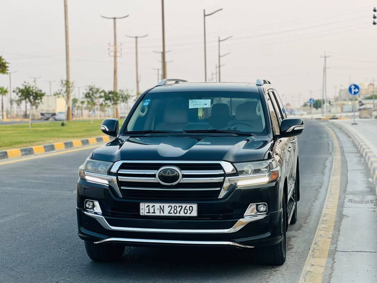 السلام عليكم للبيع.  لاند كروز. موديل.  2018.  محرك V8. 4600
رقم بغداد باسمي.  تحويل شرط 
 SAS  باب اول.  
ماشيه.  170  سبير ما نازل. 

محرك.  كير.   مكفولات. 

بيه شبرين. صبغ. فقط.   بل بنيد.  بدون ضربه.    مكفوله حت من بارد.  

 دبل ماوس.    يدات.  لمس.   هواي 

مواصفات. بيه. 

فول مواصفات. 1/1 

محرك.  كير.  صدر. تبريد.  تخم تاير.   

سياره معروفه مواصفاته وجديده بمعنى كلمه. 

رقم. الهاتف. *********** 

السعر. 460. $$. وبيه مجال

العنوان الانبار الفلوجه
