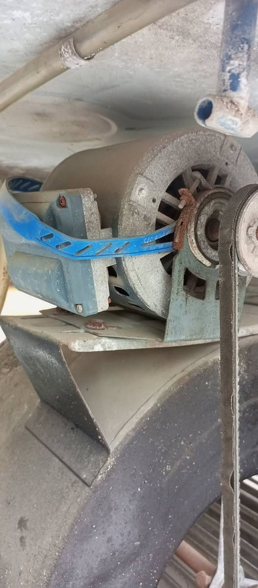 عندي أغراض للبيع بالزعفرانيه..
مبردة الونا ماطور جديد سرعتين شغاله بيها بوب خياس فقط كشر نضيف سعرها 65 مجال قليل العمله 
كنفيره نوع افاق الحداثه كلش نضيفه هوا بارد سعره 200 نهائي 
طباخ سفري ايطالي سفرات وزياره متروس غاز سعره 35 مجال قليل العمله 
مروحه أرضية اصلي ياباني نشنال شغاله سعره 60 مجال للعمله قليل 
دراجه رياضيه ثابته شغال لياقه وتخفيف وزن سعره 45 بيه مجال للعمله ***********
