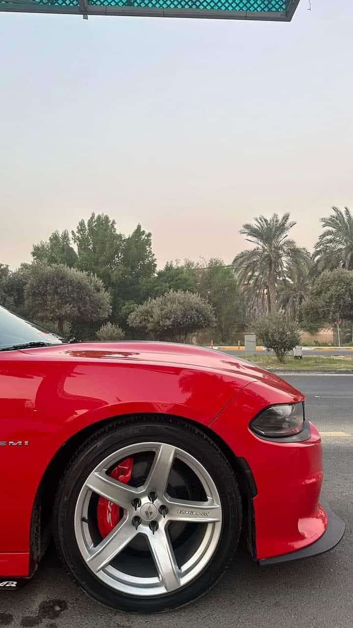 DODGE CHARGER R/T2020
دوج تشارجر
وارد امريكي  
موصفات 
:شاشه كبيره
:كشنات حضن
:تشغيل عن بعد 
:نضام سبورت 
:سستم صوت الباين
السعر 230  
لون : احمر
محرك5.7
ماشيه:50 الف mile
حادث سطحي جاملغ ونبيد بدون دواخل
السياره باسمي التحويل ثاني يوم 
العنوان بغداد . المنصور 
***********

نص مكتوب في الصور:
- قحطان الصفار سمكرة PDR فحص السيارة تكحيل صبغ بوليش تقرير الفحص النهائي : الماركة : دوج النوع : جارجر سنة الصنع : 2020 رقم العجلة : R/11/31495 خصوصي رقم الهيكل : 2C3CDXCT8LH216943 تاريخ الفحص : 2025-01-21 وقت الفحص : 04:21 pm ملاحظة : نخلي مسؤوليتنا بعد انتهاء الفحص وتسليم التقرير الى الزبون. قحطان الصفار سمكرة و صبغ و فحص السيارات الجانب الايمن يوجد رصعات الجانب الايسر يوجد صبغ في المكان المحدد المصد الخلفي لايوجد ضرر / لم يتم فحص ماتحت الفابلون الجزء العلوي المصد الامامي الدعامية والبينيد صبغ/ يوجد ضرر بكتف اللغد الايسر/ يوجد ضرر بسيط بقاعدة البراكيت الايسر تقرير الفحص النهائي للعجلة المرقمة R/11/31495 - خصوصي بتاريخ 2025-01-21 في الساعة 04:21 pm *********** قحطان الصفار لسمكرة وصبغ السيارات بغداد - شارع الربيع - قرب مطجنة الجلبي - مقابل الحرية