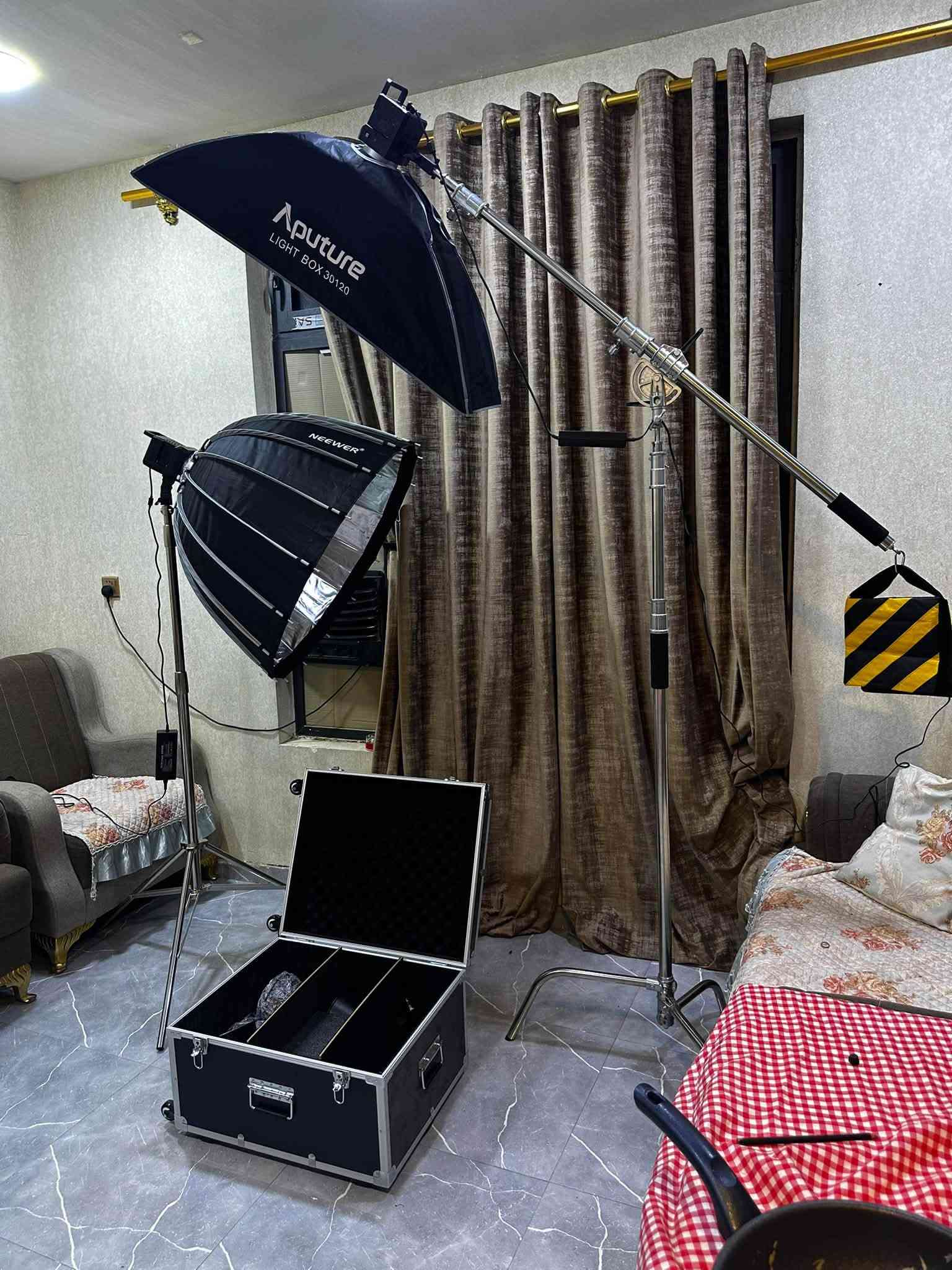 ‏سلام عليكم معدات تصوير للبيع كلهن العنوان بغداد***********
