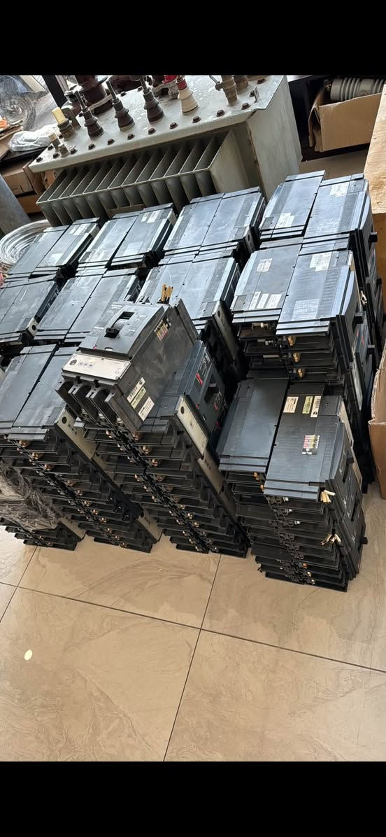 السلام عليكم متوفر قاطع شنايدر
(100A-125A-160A-250A-400A-630A)
اصلي بالة جملة ومفرد 
 العنوان :بغداد الشورجة عكد النصارى
***********
