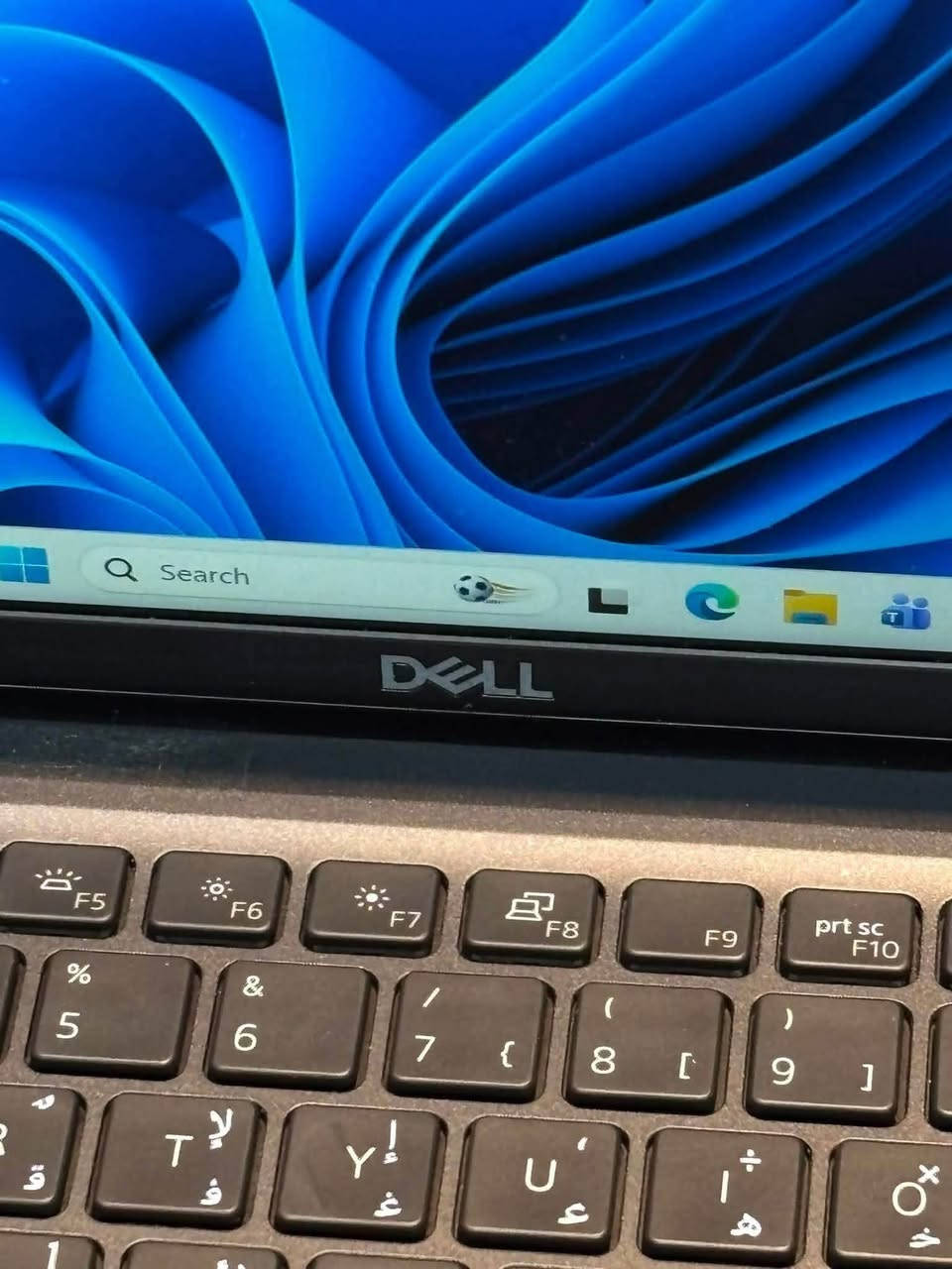 💻 : الترا بوك Dell Latitude 7320 (بحالة الوكالة) 💻
جيل 11 ورام 16 بسعر وتصميم مميز! هيكل نحيف جداً وخفيف الوزن، يجمع بين الأناقة والقدرة العالية على العمل المستمر.

🔥 المواصفات الفنية المتميزة:

 🔹 الموديل: Dell Latitude 7320 (الترا بوك متين وخفيف)

 🔹 المعالج: Intel® Core™ i5 (الجيل 11) فئة G7 سريع وقوي جداً.

 🔹 الرام: 16 GB (لسلاسة تامة بالعمل وبدون أي تأخير).

 🔹 الهارد (التخزين): 256 GB NVMe (فائق السرعة في الإقلاع ونقل البيانات).

 🔹 الشاشة: بمقاس 13.3 بوصة بدقة Full HD بحواف نحيفة جداً ومريحة للعين.

✨ الميزات والإضافات الاحترافية:

 🔒 الأمان والخصوصية: مجهز ببصمة إصبع + بصمة وجه لفتح سريع وآمن، بالإضافة إلى غالق كاميرا لحماية الخصوصية.

 🔌 المنافذ والطاقة: منافذ ثندربولت (Thunderbolt) لشحن سريع جداً ونقل بيانات خارق + بطارية ممتازة تدوم طويلاً.

 ⚖️ التصميم: هيكل ألترا بوك متين، نحيف جداً وخفيف الوزن لسهولة التنقل.

💰 السعر والعرض الخاص:

 375 فقط شامل التوصيل 🪄

 🚚 التوصيل: مجاني لكافة المحافظات!

📞 للحجز والاستفسار:

 📱 رقم الاتصال: ***********

 💬 واتساب (WhatsApp): متوفر على نفس الرقم، أو اضغط مباشرة على الرابط للمراسلة الفورية: 

#العراق🇮🇶 

https://wa.me/9647724588666
