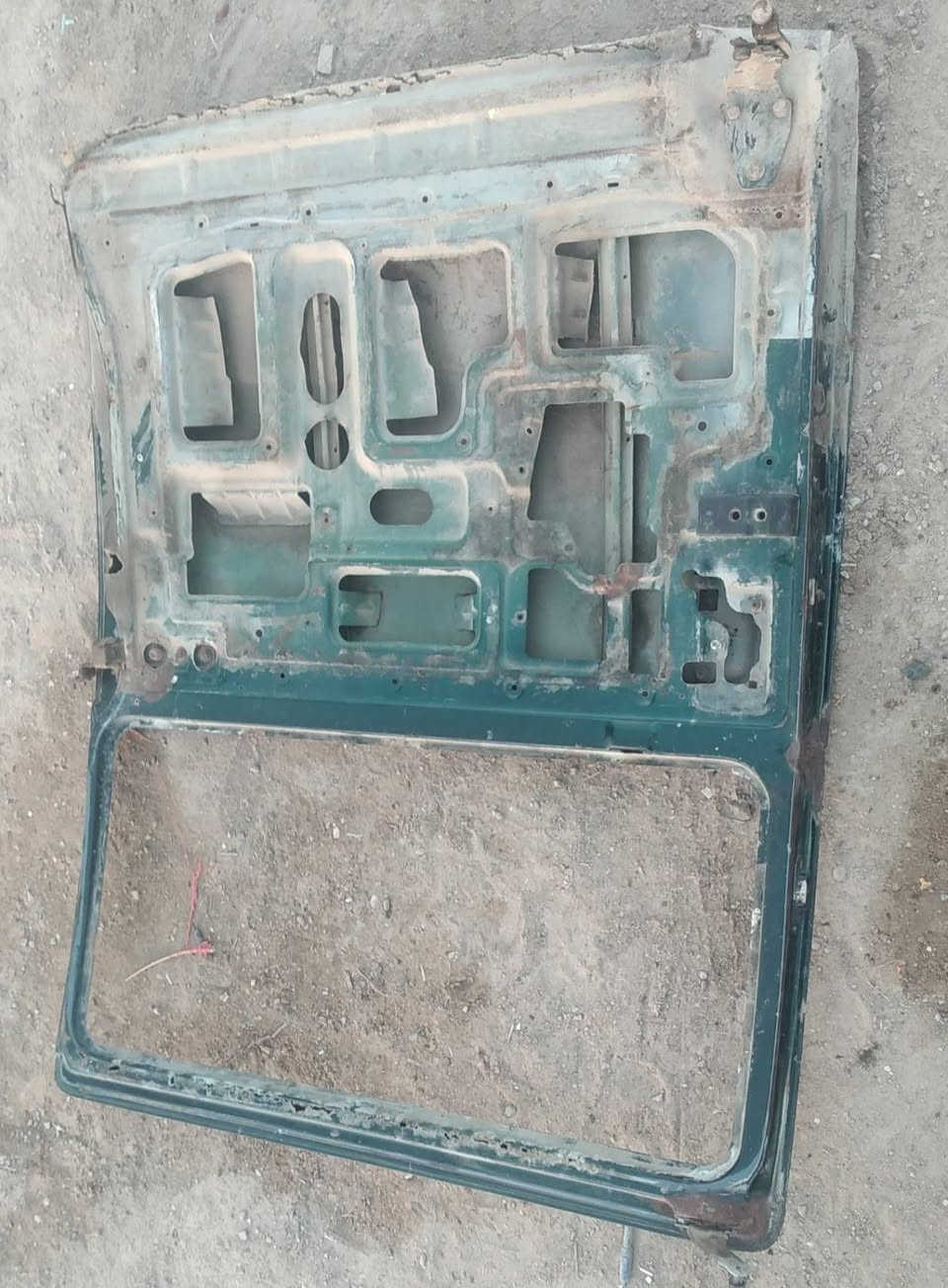 سلام عليكم غراض كيه للبيع سوبايه نص    باب ستلايت نضاف  اتصل على الرقم ***********
