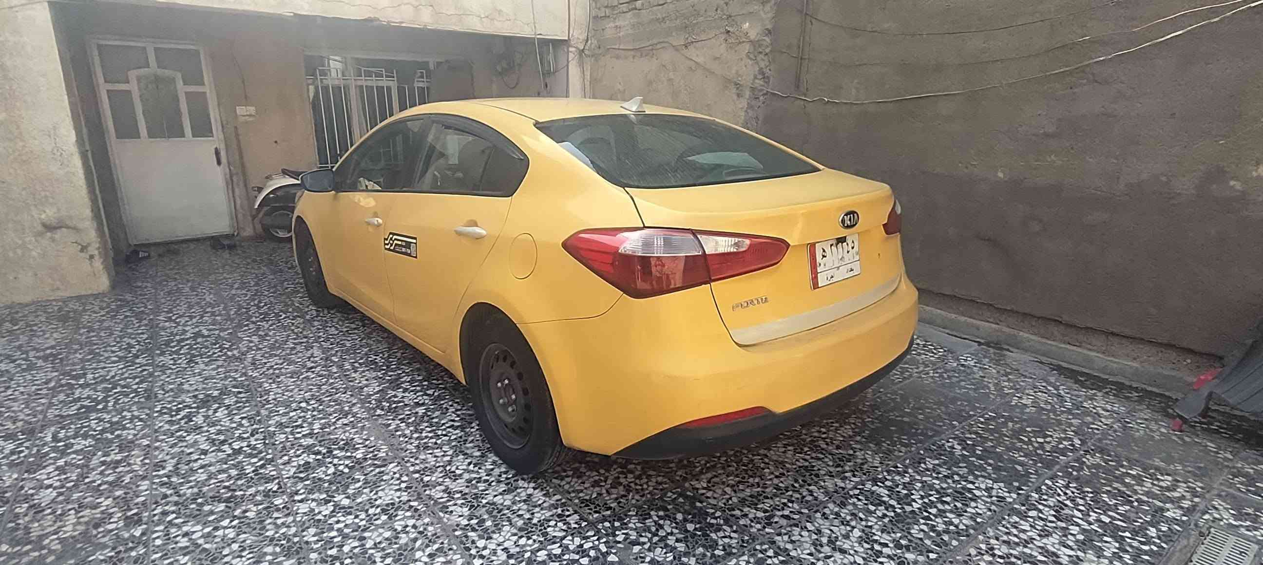 سلام عليكم البيع فورتي مديل 15
وارد امريكي حادثه جاملغ خلفي
سونار موجود اليبل واحد بدون تبديل
كير ومكينه مكفولات حجم المحرك 2000 دوش صدر جديد تبريد مكفولات سعر ٩٢ 
مكان سياره بغداد مدينة الصدر الورفلي تصال ***********

نص مكتوب في الصور:
- دكتور سونار لفحص السيارات | *********** | *********** | *********** بغداد - معرض الحبيبية - مقابل ملعب المدنية