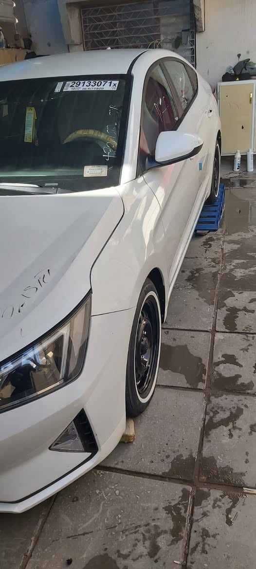 🔹 الموديل: هيونداي إلنترا 2019امريكي حرا بسمي
بيه هواي موصفات
🔹 اللون: أبيض
🔹 الحالة: نظيفة جداً 
🔹 السيارة استخدام شخصي  ماشيه 53 حقيقي
كفاله عامه من تبديل اي قطعه وضرر، داخلي فقط صبغ بنيد 
وجاملع بي طخه بصيطه مشر عليه ومصبوغ  صور الحادث بل منشور

مكان ناصريه مركز
 السعر: 135$ بيه مجال بصيط لشراي اخوان الموشراي لايتعبني كلشي اكو بل سوك 

📞 للاستفسار والتواصل:  ***********غير متواجد على فيس
