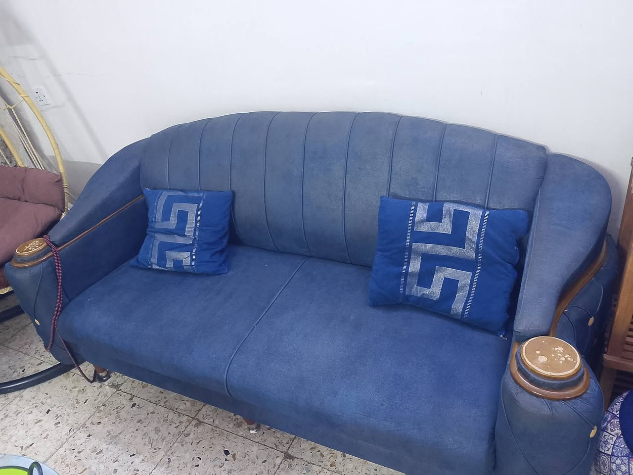 السلام عليكم تخم قنفات عشر مقاعد  سعر 450 مكان بغداد غزاليه 
***********
