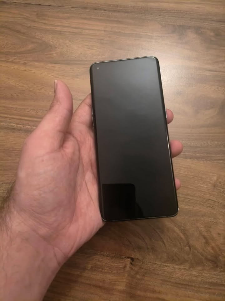 السلام عليكم للبيع oppo faid x3pro مستخدم كسر بل ضهر فقط ذاكره 256/12 عنوان بغداد تواصل على الرقم ***********السعر 200الف
