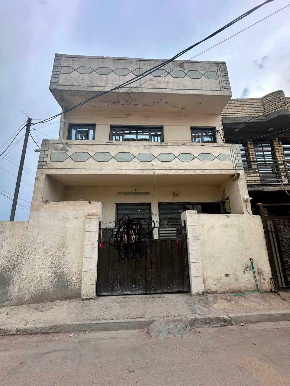 مشتمل • ٥٠م • خلف مجمع السلام
