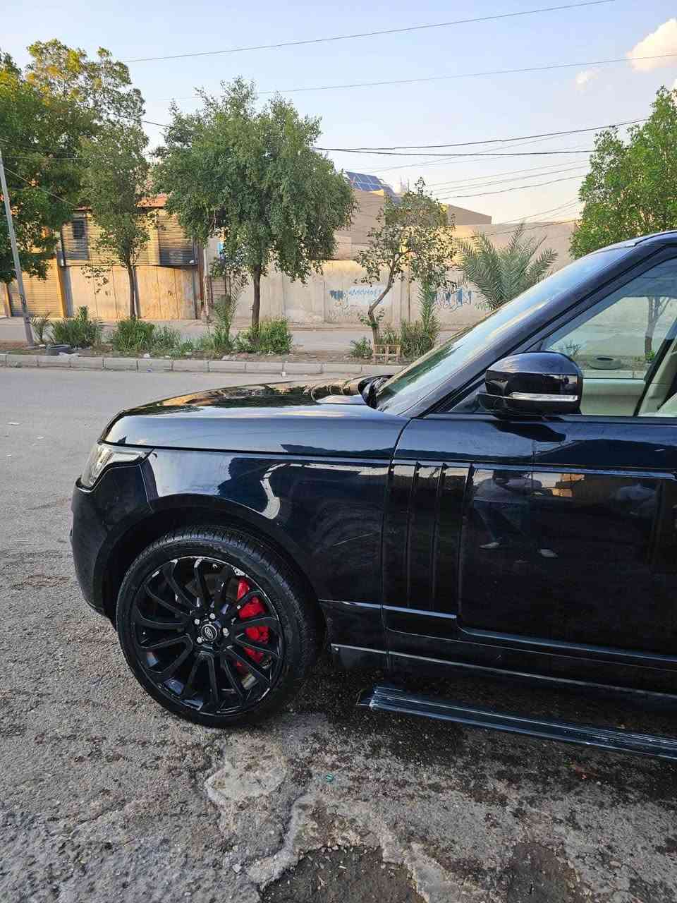 🚘 للبيع رانج روفر فوك 2013 محدث 2017

✨ موديل 2013
🔹 اللون: كحلي
🔹 داخلية: بيجي
📍 مكان السيارة: زيونة

السيارة نظيفة وحلوة وجاهزة للمعاينة.

📞 للاستفسار والتواصل:
*********** بغداد, العراق

