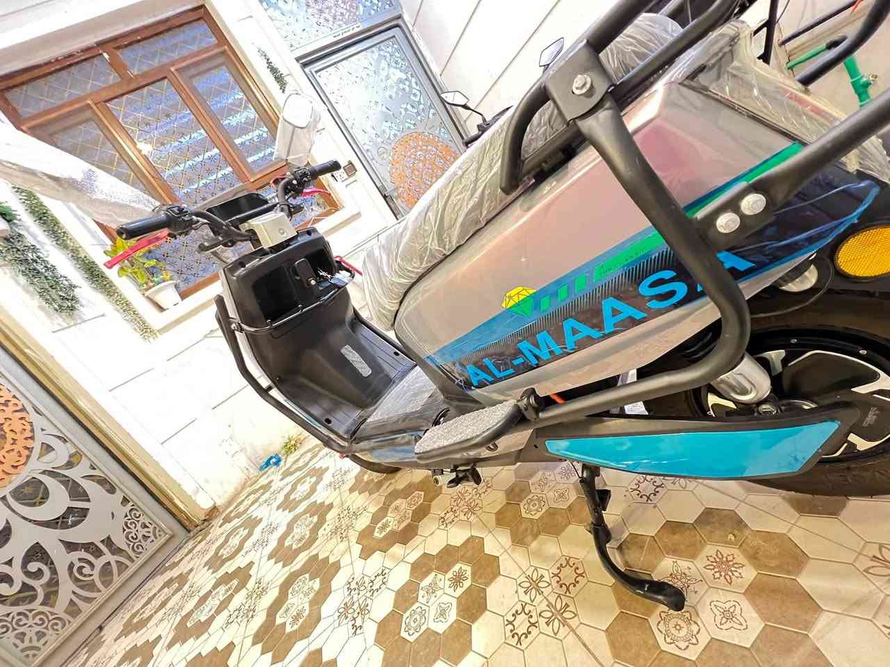 السلام عليكم 

دراجه شركة الماسا 💎 الدبدوب 

موديل2026

موطور بالكارتون جديد

(اخو الزيروو مستخدم شهرين مكفول حتى من شخط ...)

(بطاريات عدد 6 على فحص ) 

فول مواصفات  «ملف 3500W» 

(نظام  R) (نظام P)

(مخرج شحن USP) 

(سرعة 99) (سرع 4)

(مثبت سرعه)

(سماعات بلاتوث بلادي )

لايت زنون عالي ناصي 

اشاير يمنة يسرة دبل اشارة

السعر 625وبي مجاللل

الموقع داخل الرمادي 

الاستفسار :***********
