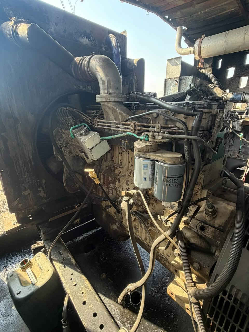 للبيع كمنز 24/114 كور جديد بم ونزولات جدد راس توليد جديد 250 kv شاصي عالي
راديتر تعبان والانتركلر تعبان 
طلع عندي بيها طبطبة جوه والفيتر يكول بيها بيرن ف اريد ابيعها ع موجود 
المكينة شغاله صافية بس الطبطبة بيها 
ابيعها ع موجود
الي تفيدة يتصل بيه ***********
مكاني بغداد جسر ديالى
