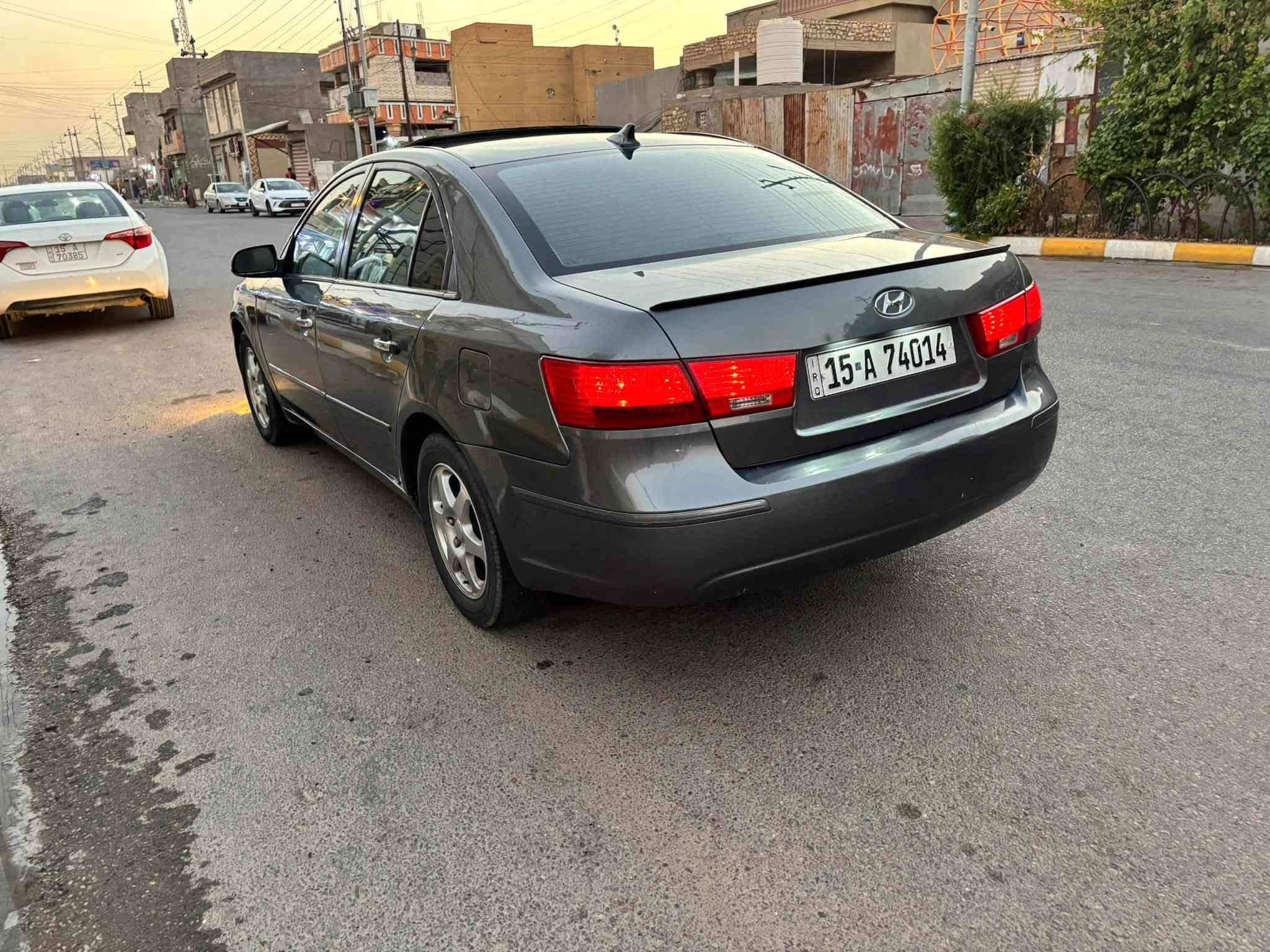 السلام عليكم
سوناتا للبيع 
موديل 2009وارد امريكي 
مصبوغه عام للجماليه 
محرك 2400دوش
مواصفات 
سلايد روف
كشن كهرباء 
كشنات جلد 
تحكم ستيرن 
لايت زنون 
داخل صاج 
رقم انبار دولي 
السياره جاهزه من اي نقص كير محرك صدر تخم تاير كلها جاهزه 
السعر:93وبيها مجال 
العنوان الرمادي 
للاستفسار الاتصال على الرقم 
 ***********
