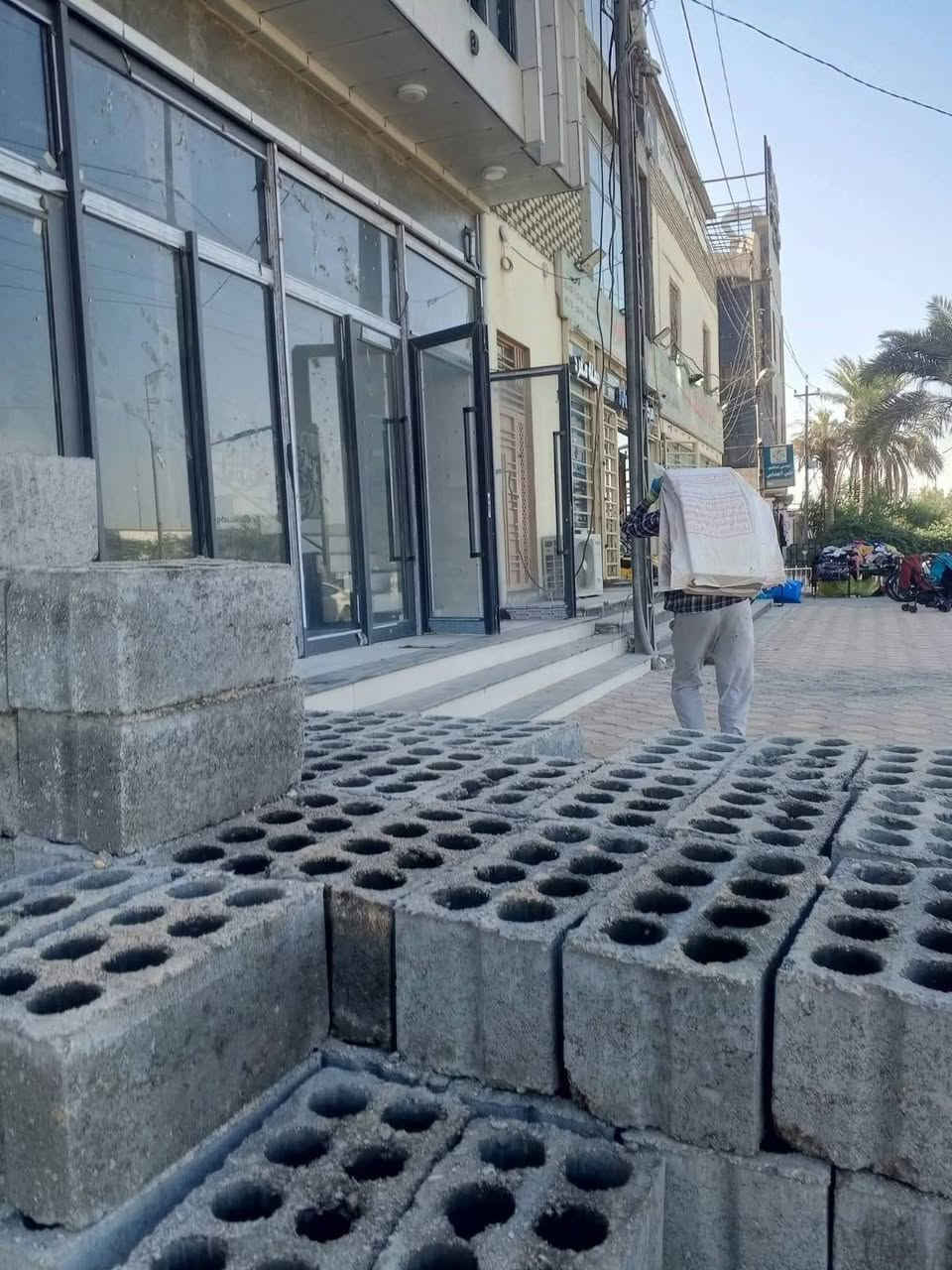 سلام عليكم كادر عمال تصعيد مواد تنظيف البيوت قلع الارضيه صبه+حفر+تدخيل السبيس+موجود بي واتساب ***********
