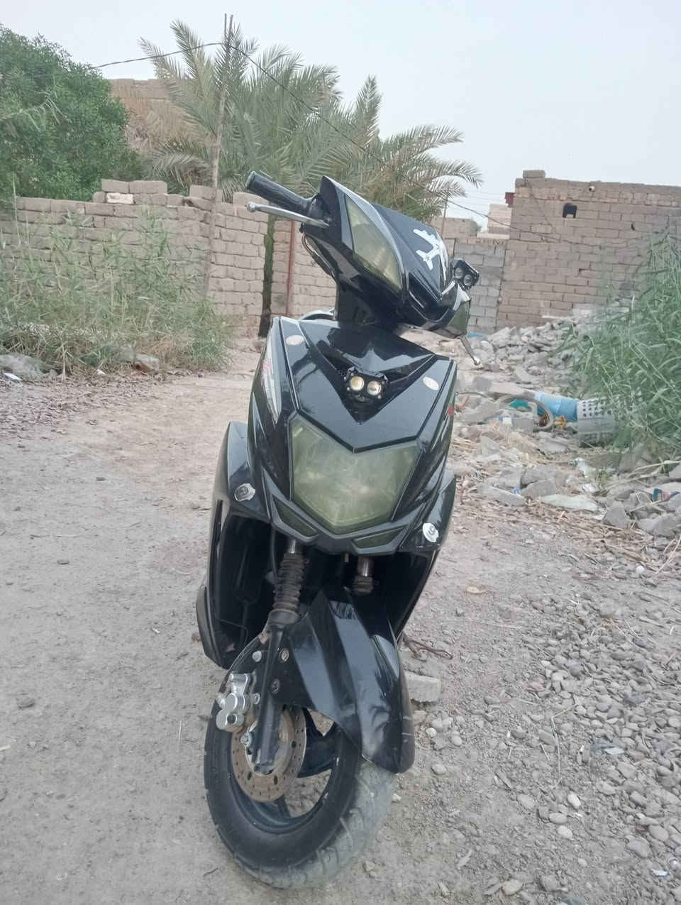 السلام عليكم
دراجه سكنس للبيع 
الدراجه حلوة ونضيفه 
مكينتها ناعمه كلش ما تنسمع
 نكرة سلف تشتغل 
كهربائيات كلها شغاله لايت عالي ناصي ورماش و بيها رماشات زرك خلفي وامامي 
كفراتها كاملة ونضيفه 
السعر 300 وبيها مجال 
مكاني ناصرية الاسكان الصناعي 
رقمي *********** بي واتساب وشريحه
