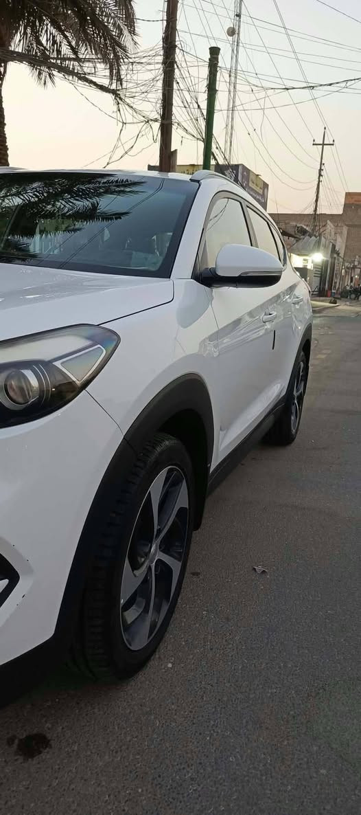 توسان خليجي موديل ١٧ السياره كفاله عامه شونار مرفق بل صور السعر اتصل وبيك خير و دلل مكان السياره نجف رقم تلفون ***********
