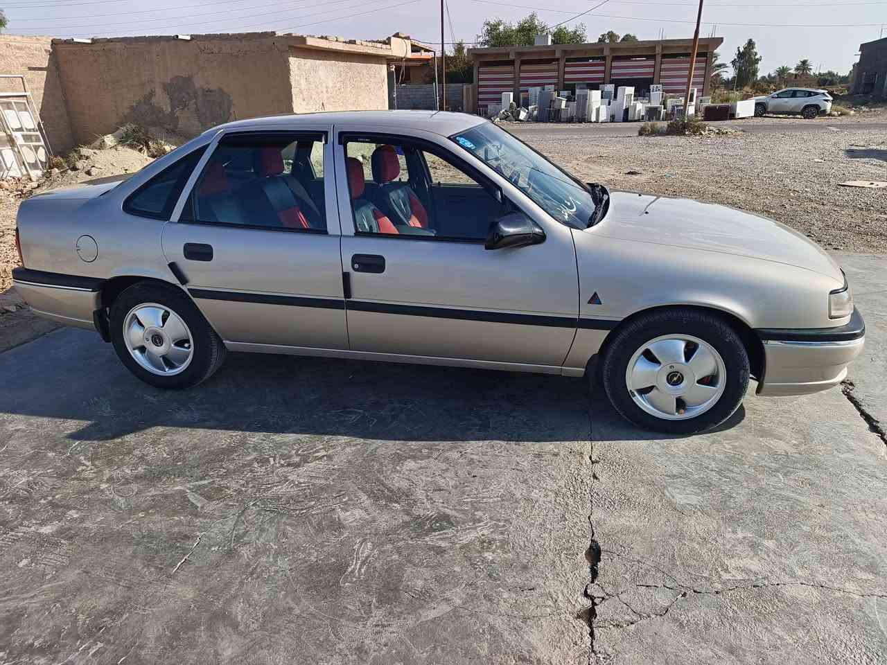 موديل ١٩٩٤ • محرك ٢٠٠٠ • رقم بغداد