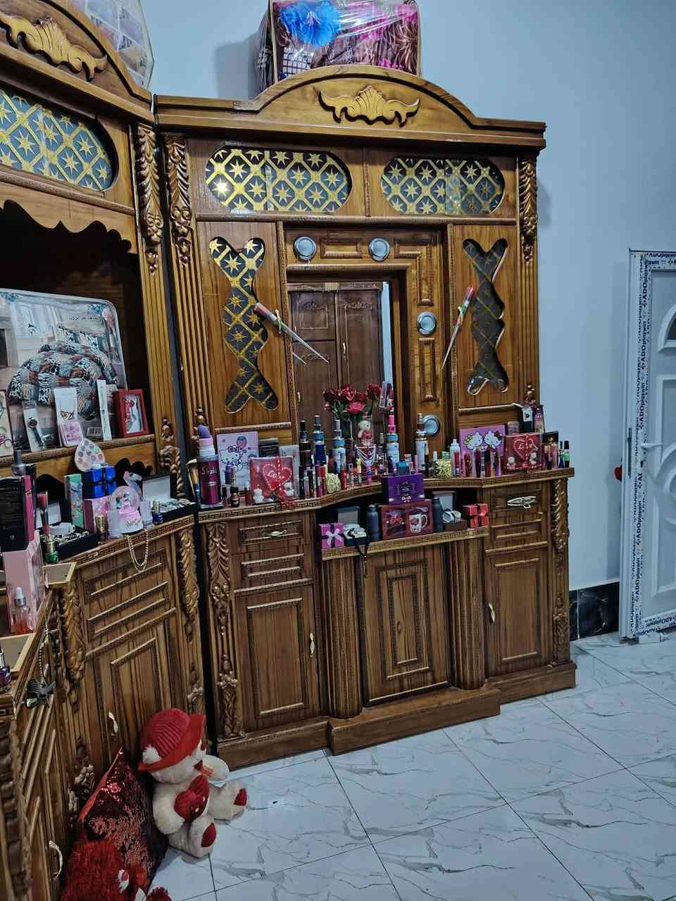 للبيع غرفه مسرح عراقي نظافه فول السعرمليون 300 بيها مجال العنوان الرمانه للاستفسار*********** واتساب@
