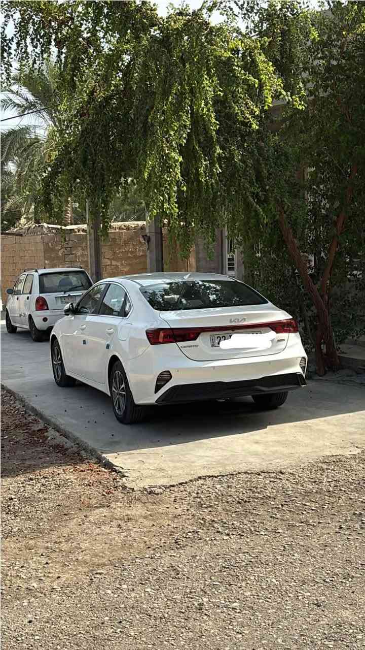 سيراتو 2024 محرك 2.0 رقم اربيل ماشيه 100 الف كيلو مواصفاتها كامل بدون فتحه بيها pdr اباب السايق والباقي مكفول مكانها صويره والسعر 170 وبيها مجال للاستفسار خاص او *********** ترهم مراوس بk4
