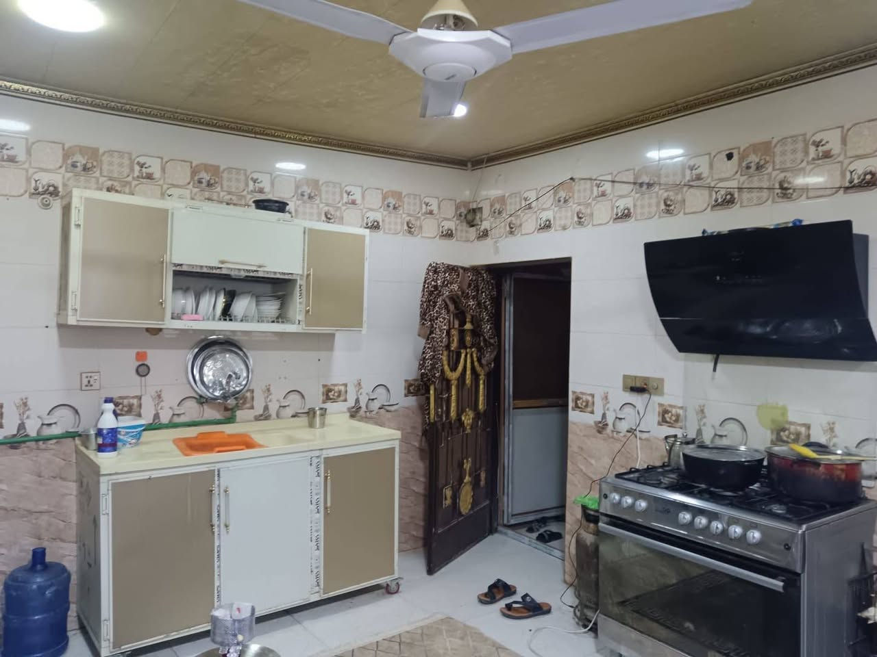 دار سكن للبيع مساحه 100متر شرك مطلوب للمصرف الرافدين 75 تسدي الشهري  580⚜️
–📍 الموقع: الديوانية  بالجلبية حي النهضه 

تسديد الشهري580 ( ملاحظه تغيير كفيل مباشر)

⚜️⚜️📐 المساحة: 100 متر شرك

⚜️⚜️📄 الطابو: صرف

🔹 تفاصيل الدار

⚜️⚜️ طابقين – بناء عكاده 

⚜️⚜️ 2 مجمعات صحية

⚜️⚜️ براني

⚜️⚜️ مطبخ

⚜️⚜️ صالة

⚜️طابق ثاني غرفتين نوم 

⚜️⚜️منور طارمة سطح

🔺#للاستفسار مراسله واتساب ع الرقم التالي 

للمزيد من التفاصيل: يرجى مراجعة مكتب نعيم  البديري 

~~~~~~~~~~~

#متابعة_الصفحة

#نستقبل_جميع_عروضكم

———————————————————

🔺#للاستفسار الاتصال ع الارقام

‪***********‬‏📲 

  او مراسله واتساب +964 770 986 0830 📲  

—————————————————————

او زيارة مكتبنا من الساعة 3 الظهر الى 8 مساء 

🔺  مراجعة مكتب نعيم  البديري

🔺 العنوان مكتب  حي النهضه مقابل جامع شاكر هندس
